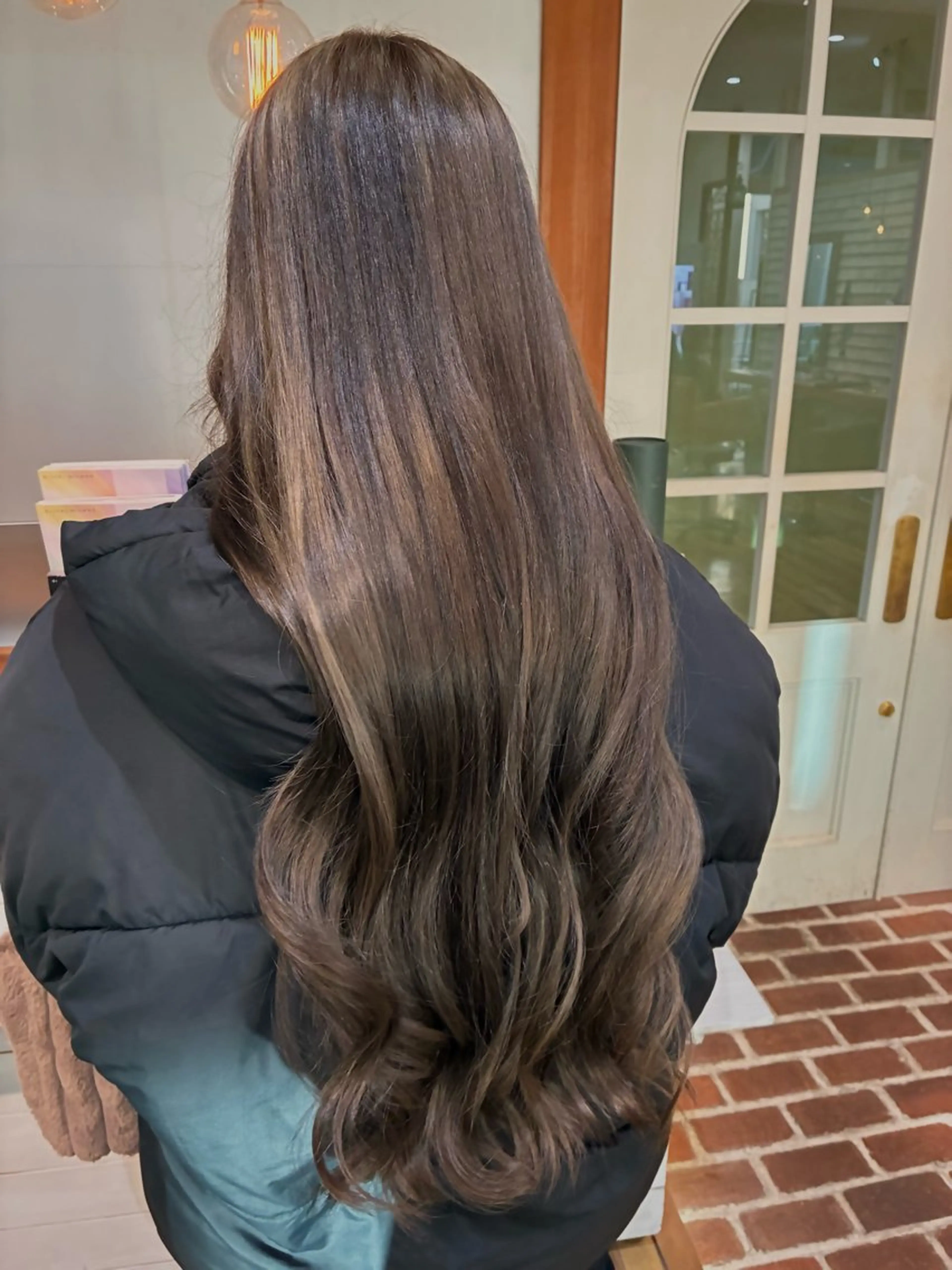 ロング 秋田 弥生のヘアスタイル