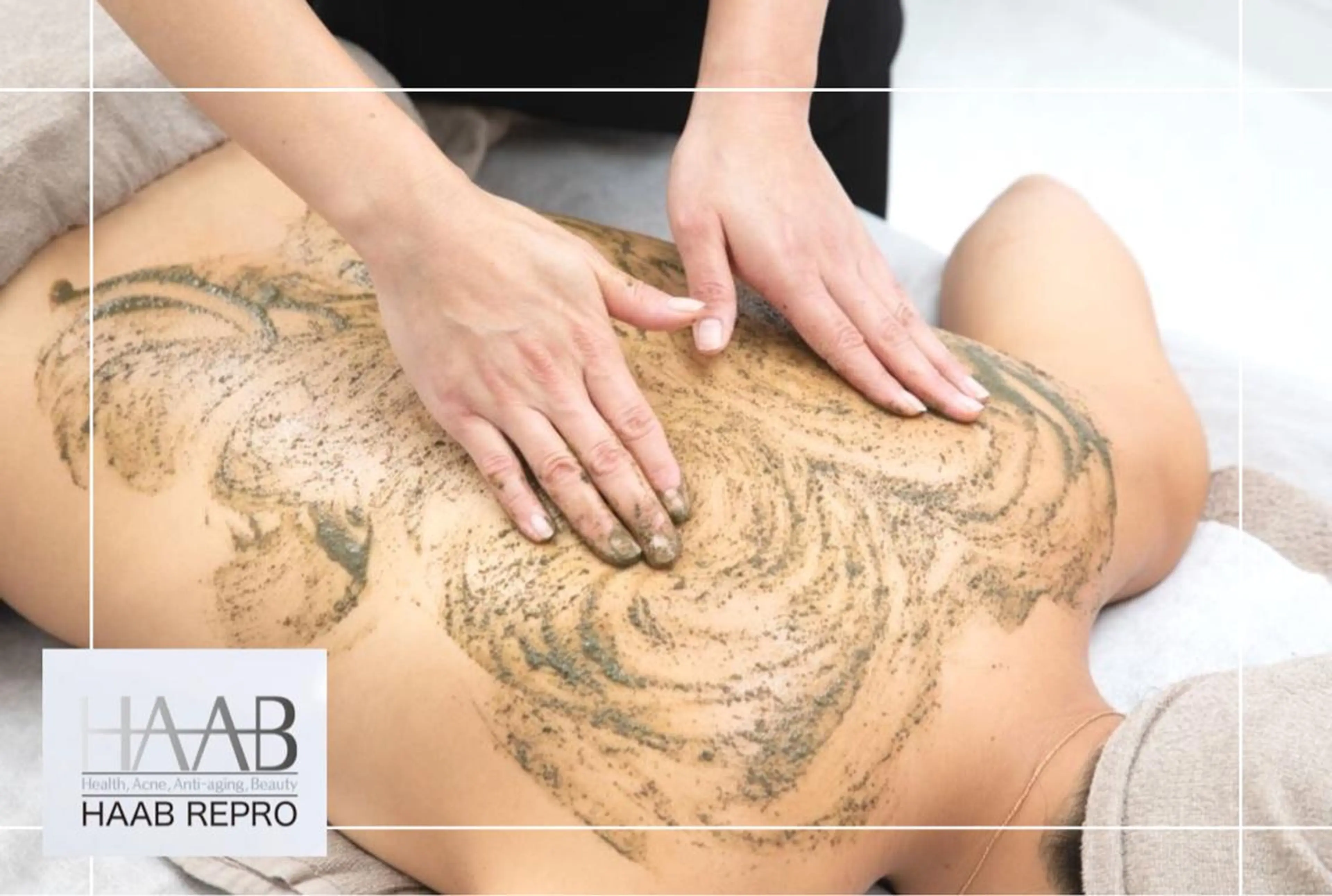 【剥離あり◎ハーブピーリング】背中上部★毛穴/美白/シミ改善/ニキビケアの写真