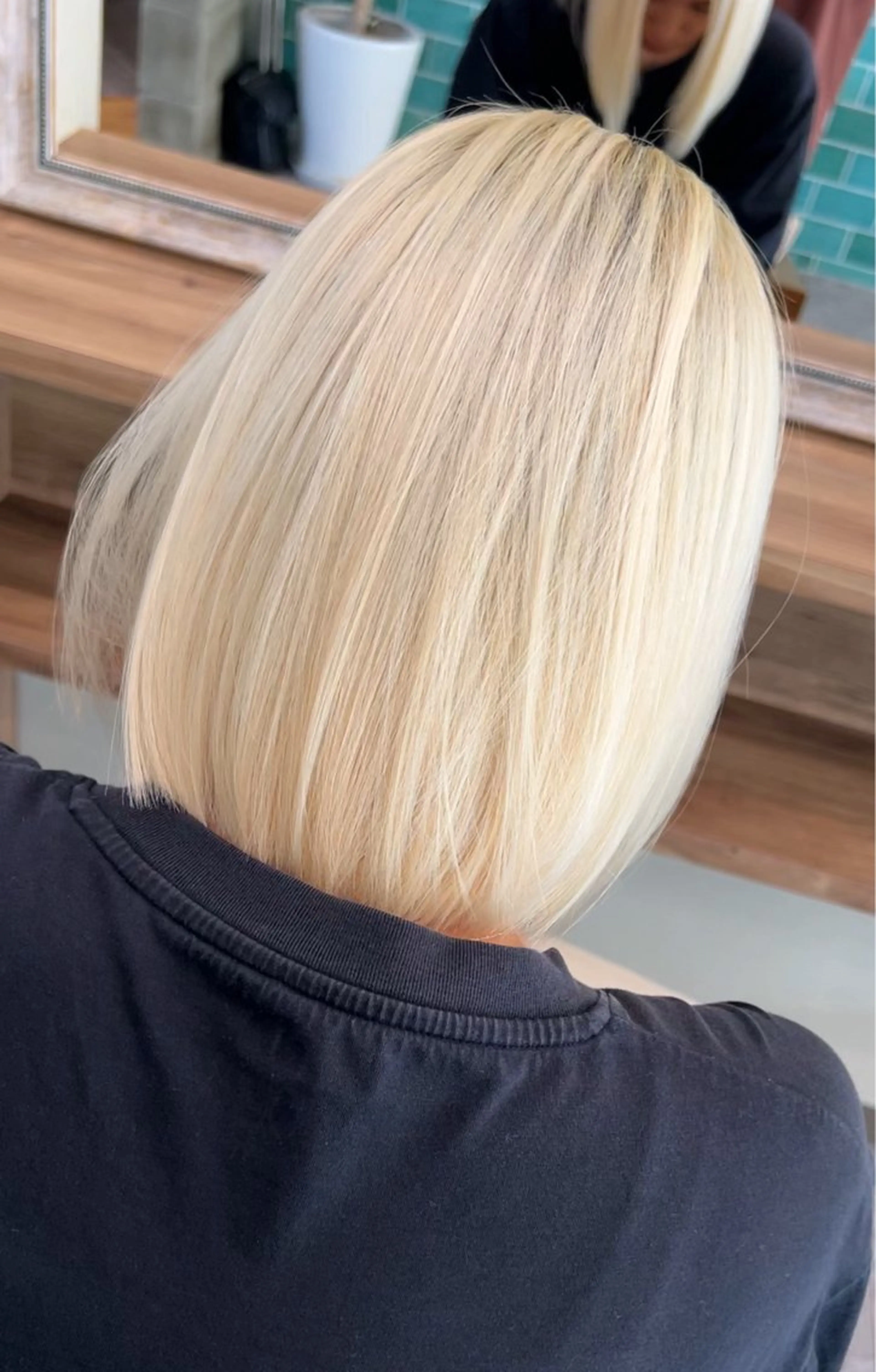 ミディアム ブリーチ/ストレート ダブルカラーtetoのヘアスタイル