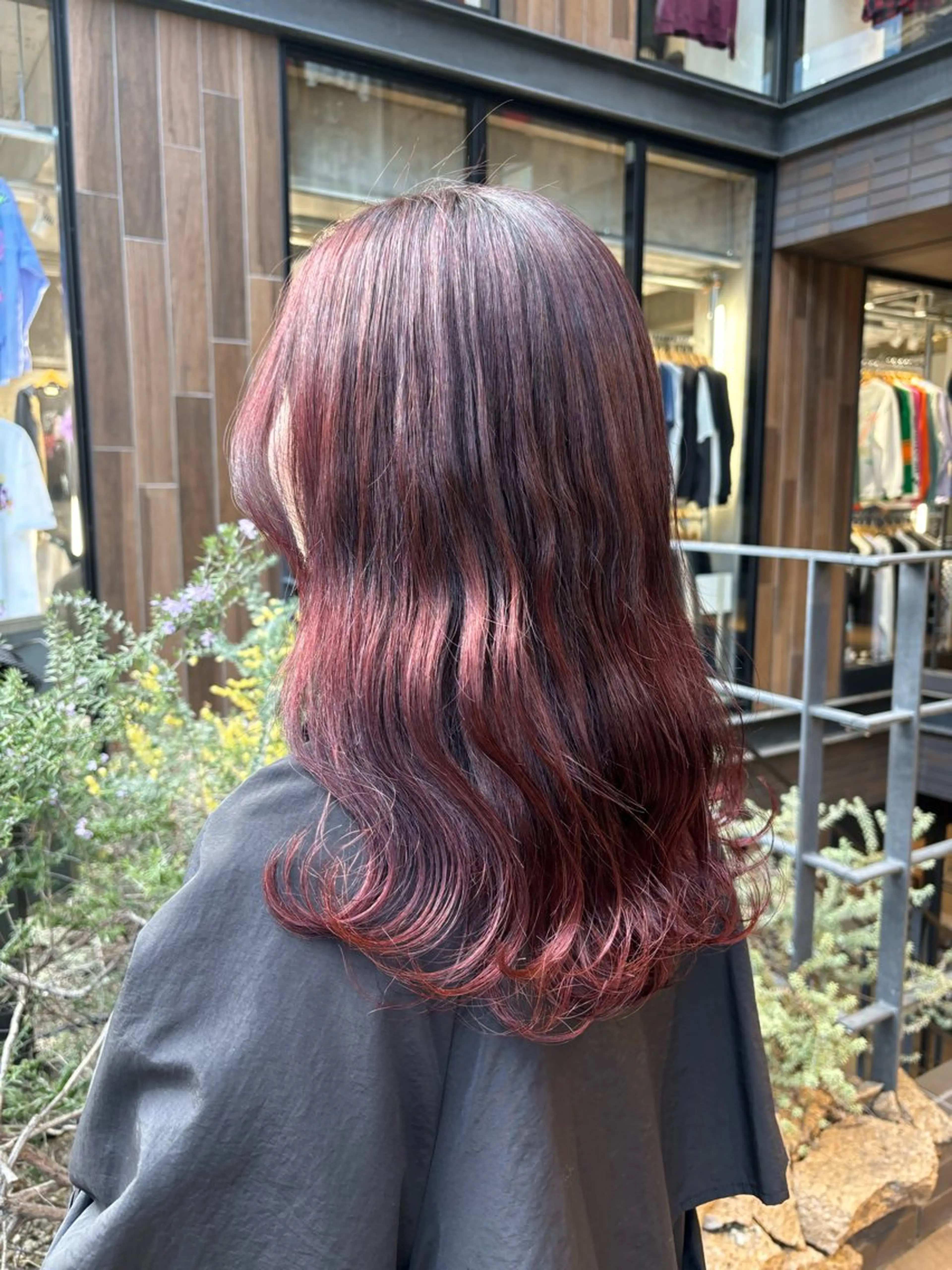 ロング カラー ブリーチ ブラウンカラー ブリーチなしカラー ピンクカラー ピンクブラウン ヘアカラー トリートメント 巻ける縮毛矯正🌸 勝倉　麗のヘアスタイル