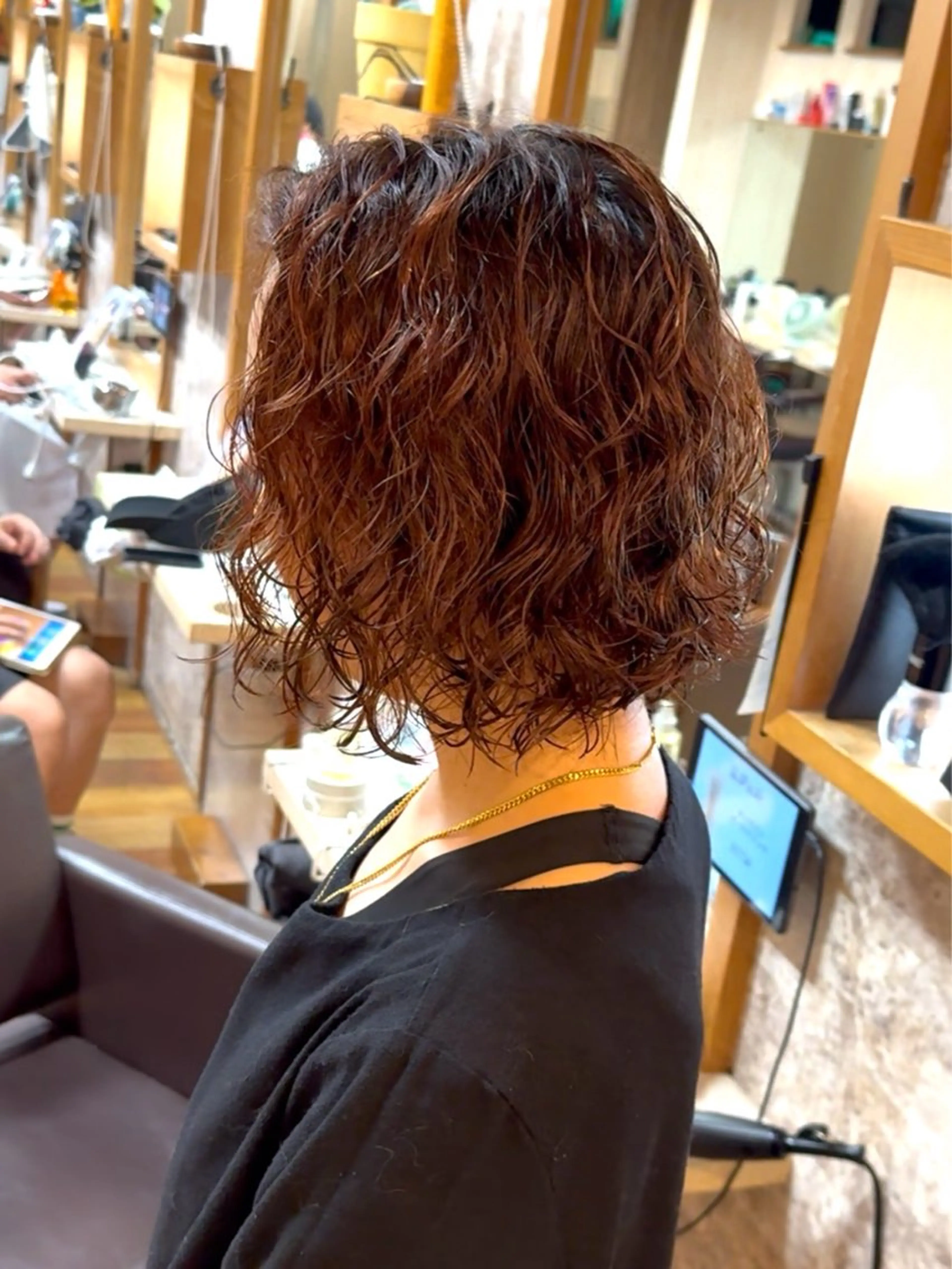 ミディアム パーマ ミディアムパーマ スパイラルパーマ メンズ曲がる 縮毛矯正/駅徒歩4分のヘアスタイル