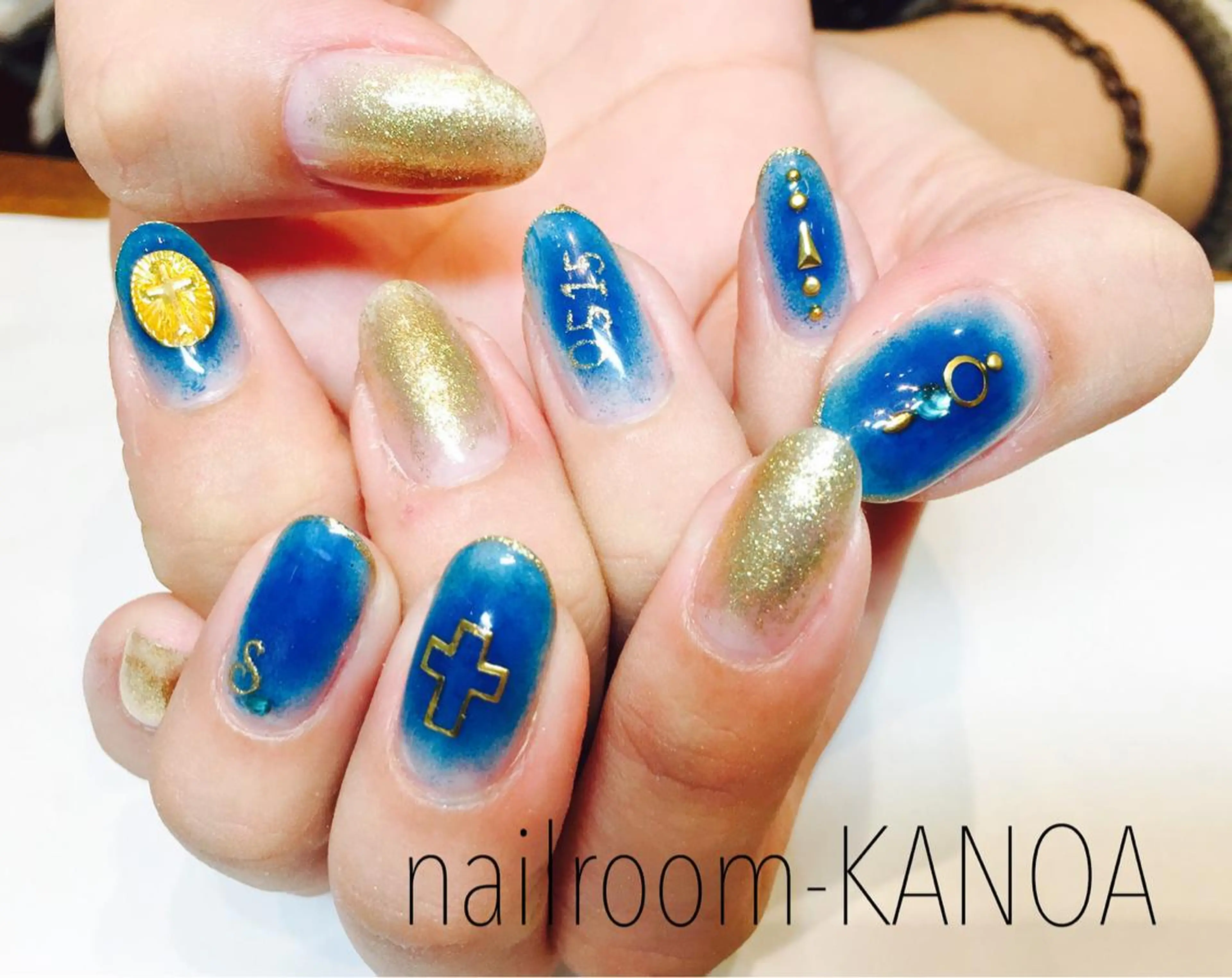 ネイル ブルー チークネイル nailroom- KANOAのネイルデザイン