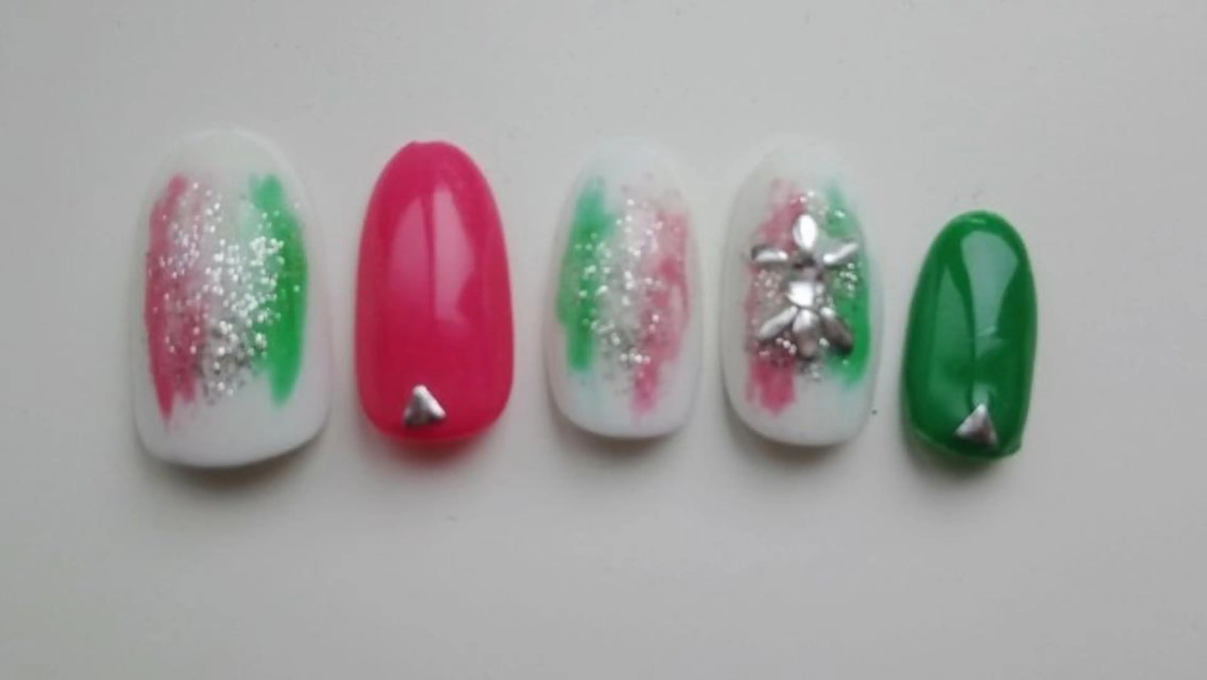 ネイル Roger 舞のネイルデザイン