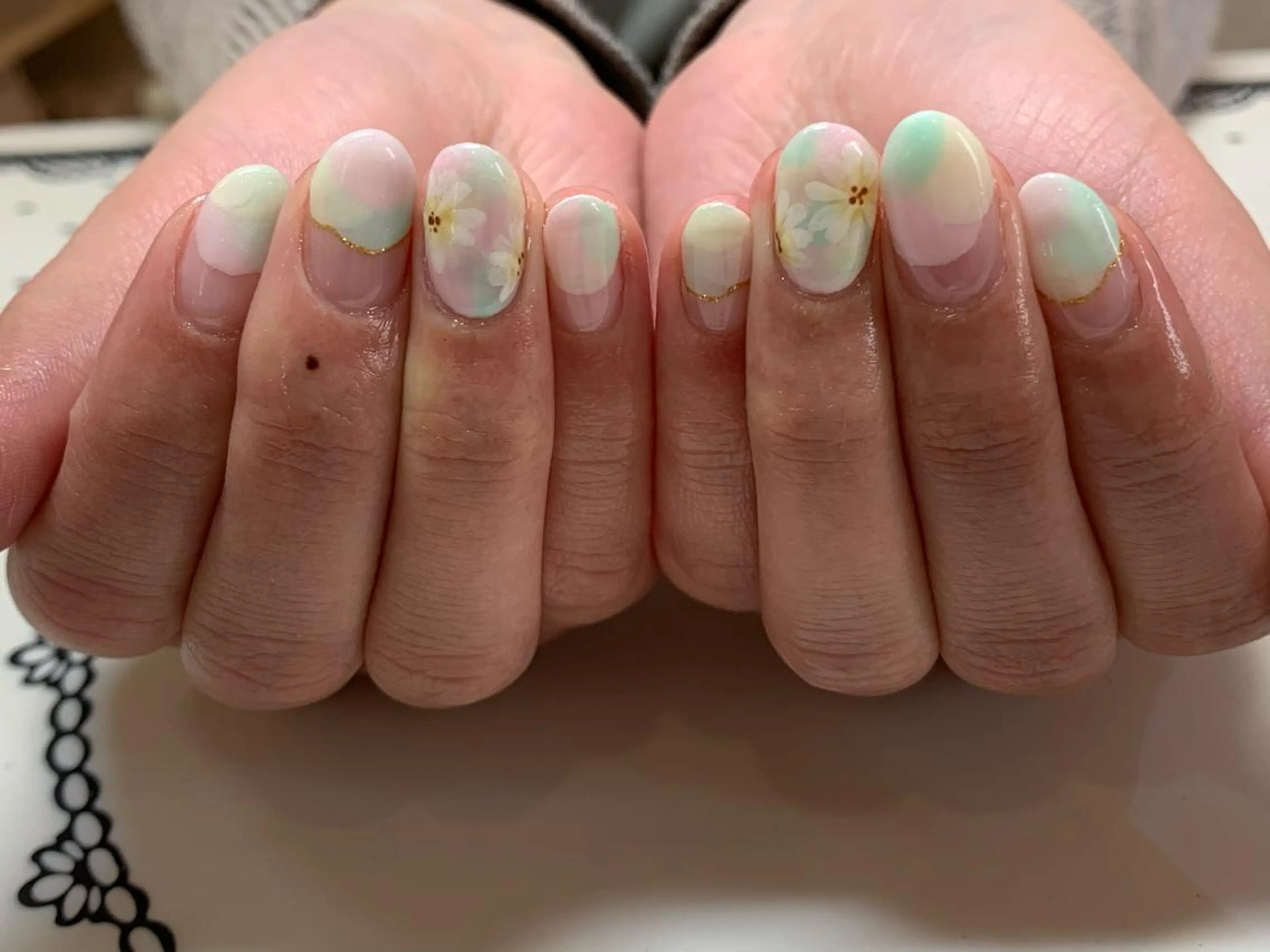 ミディアム ネイル フラワーネイル Amelia さくらいのネイルデザイン