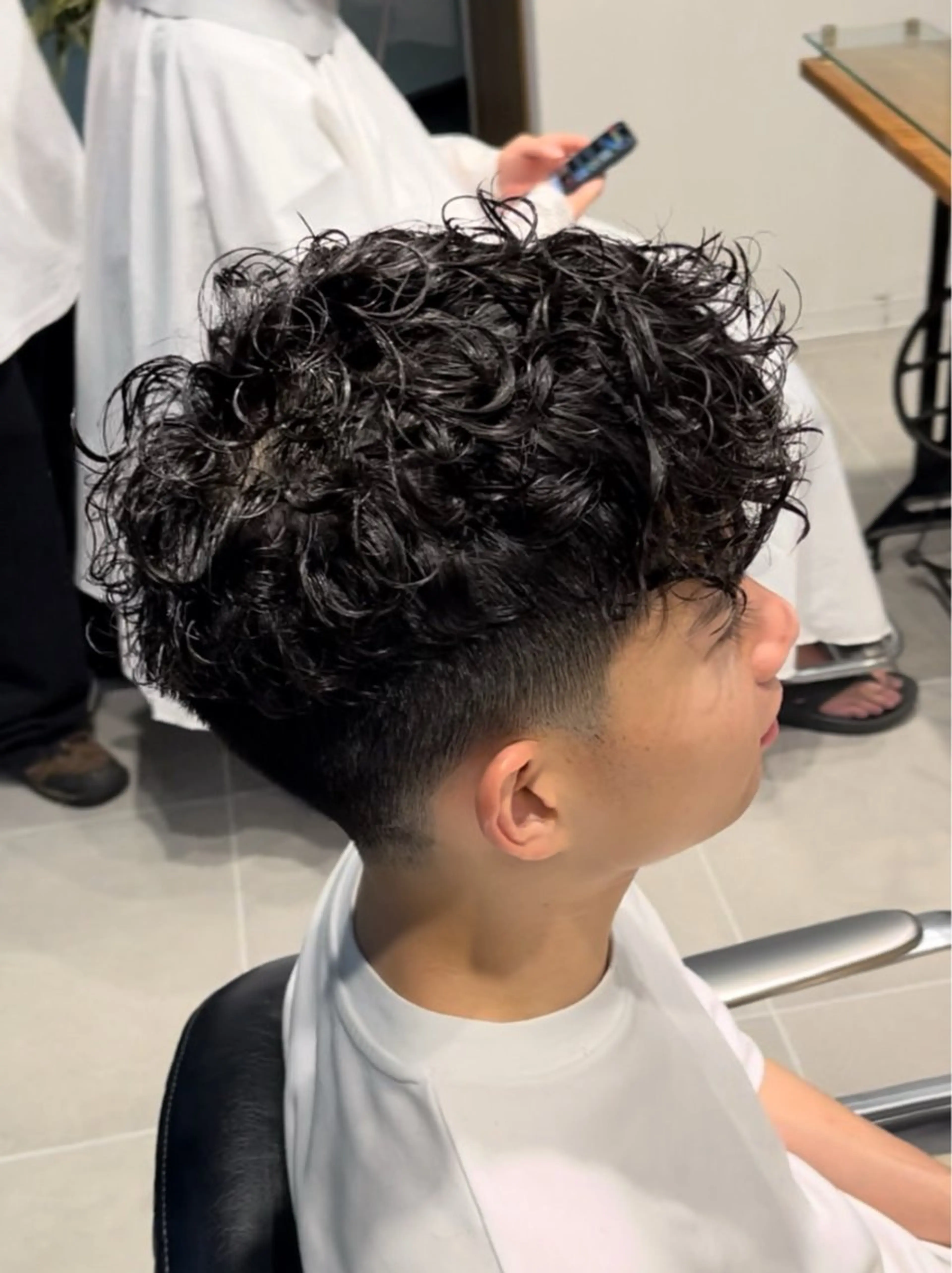 パーマ メンズ スペインカール Groomers Tokyo所属・宮城 風冴のヘアスタイル