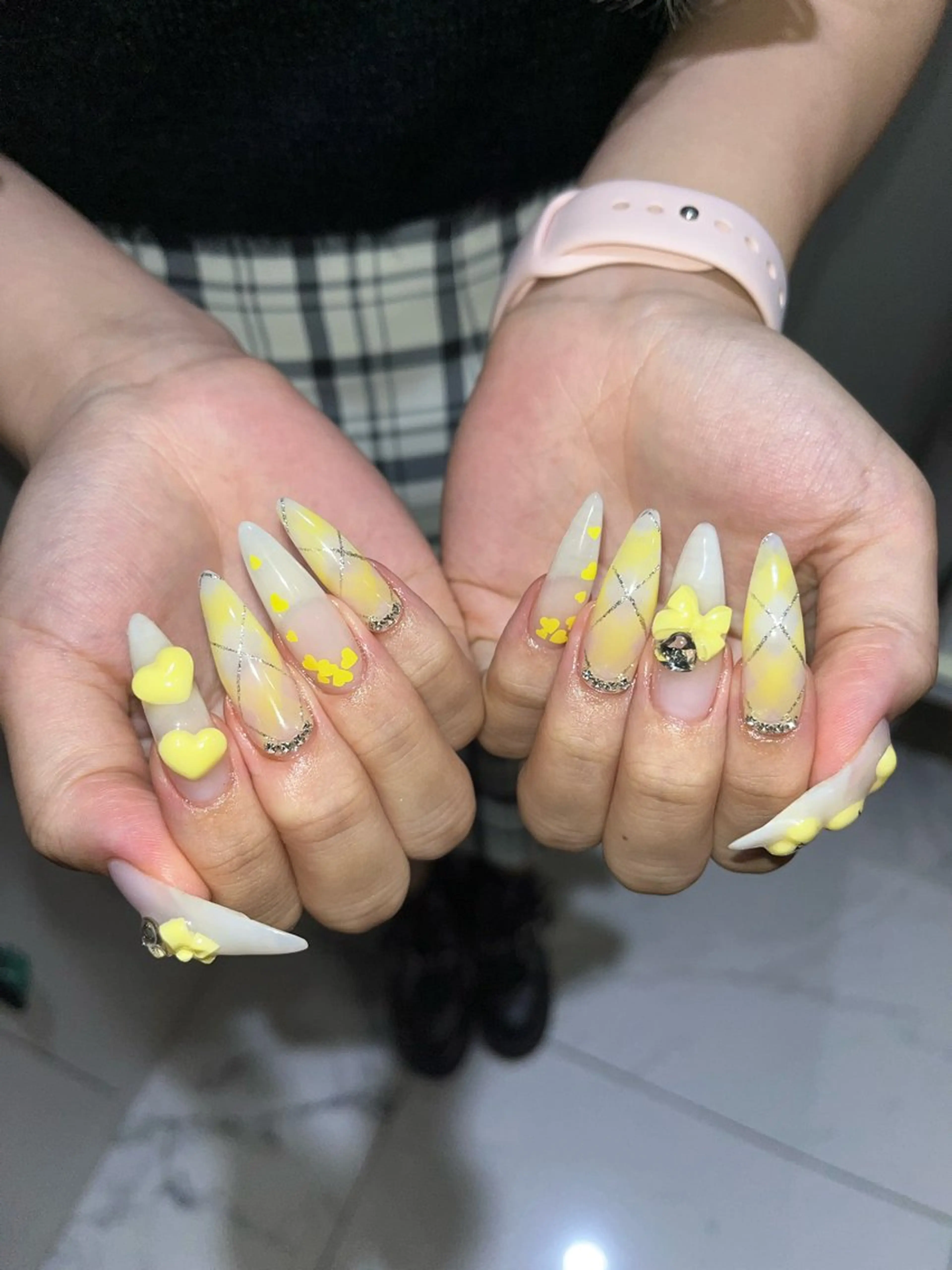 ネイル ハンドネイル フットネイル moca心斎橋所属・˚✧⁺⭐︎༚moca miyuu⁎⁺˳✧༚のネイルデザイン