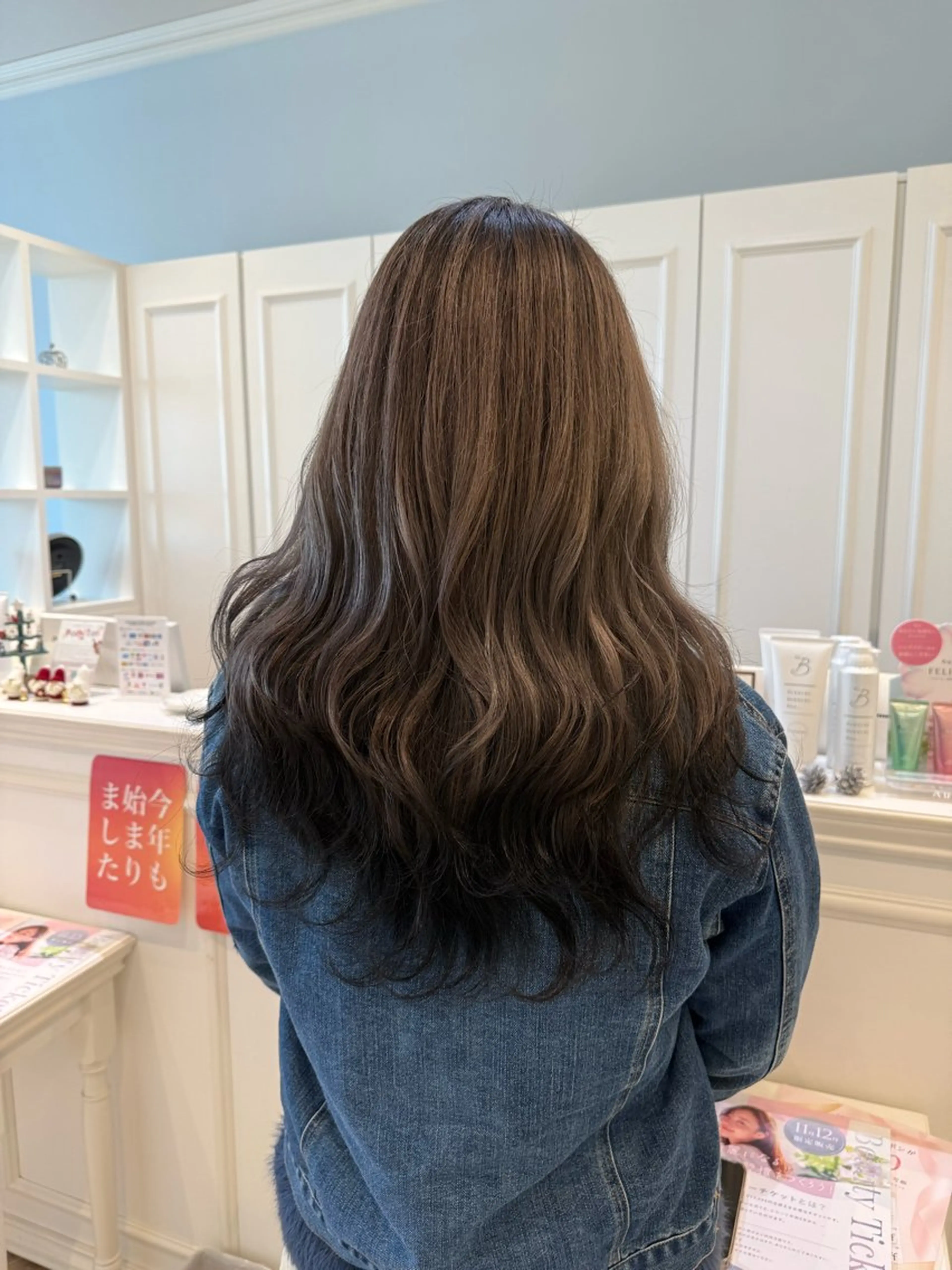 ロング カラー ベージュカラー 黒髪 ブリーチ グラデーションカラー ヘアカラー トリートメント 透明感カラー 松田晃代のヘアスタイル