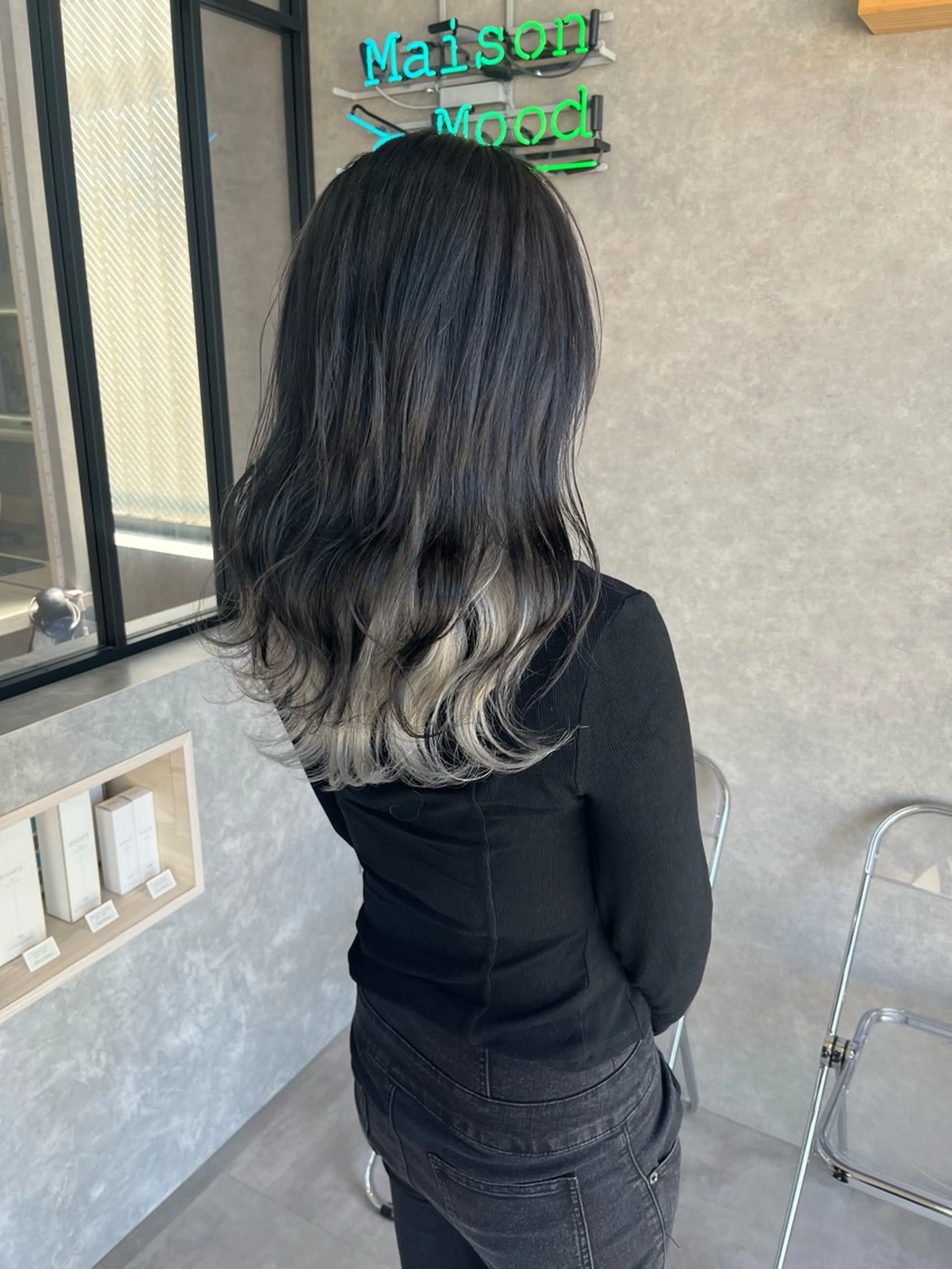 セミロング カラー アッシュ ベージュカラー 黒髪 ブリーチ ブルーカラー 長谷川 湧のヘアスタイル