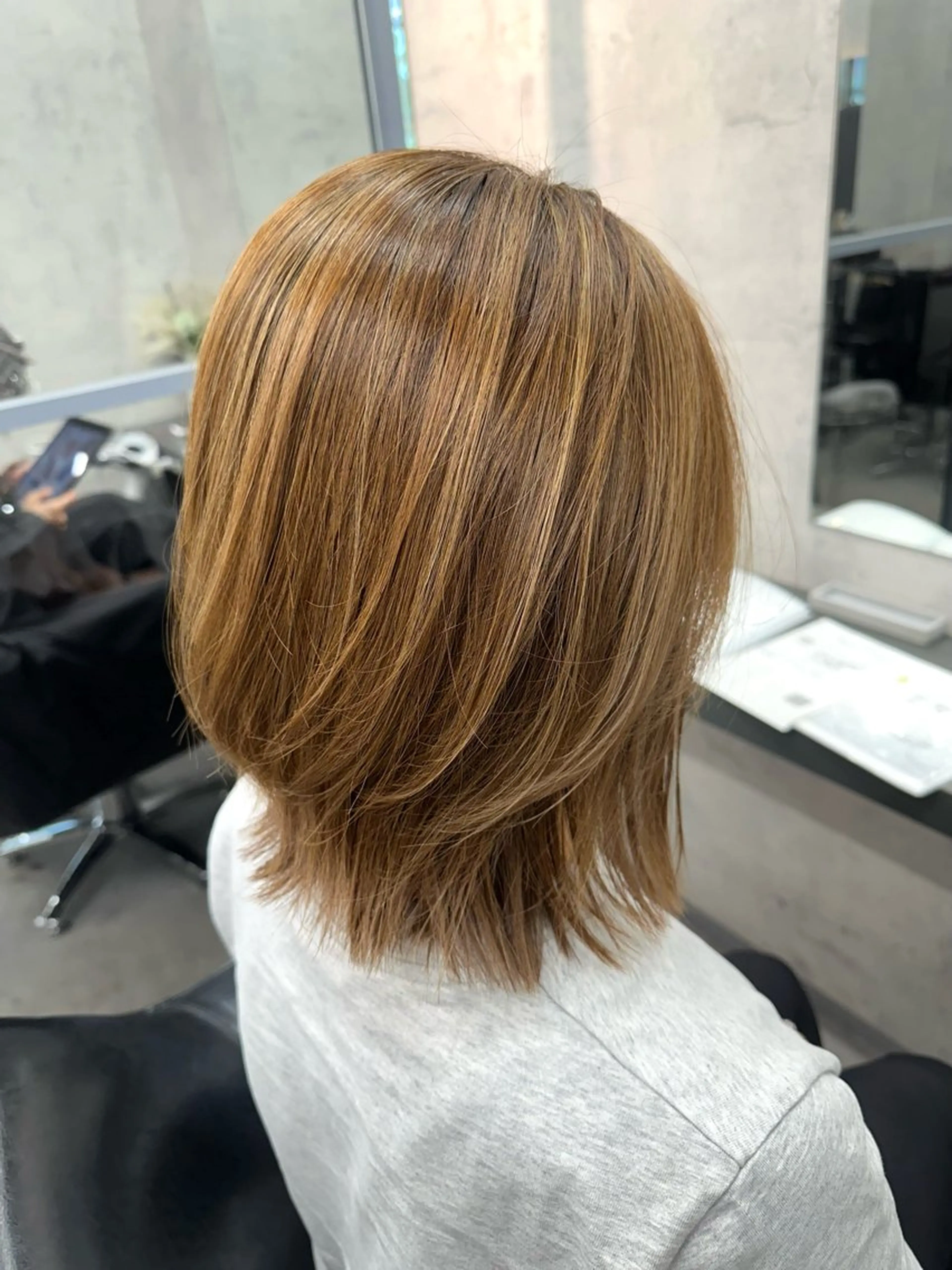 ミディアム カラー Misora/ボブ/ レイヤー/艶カラーのヘアスタイル