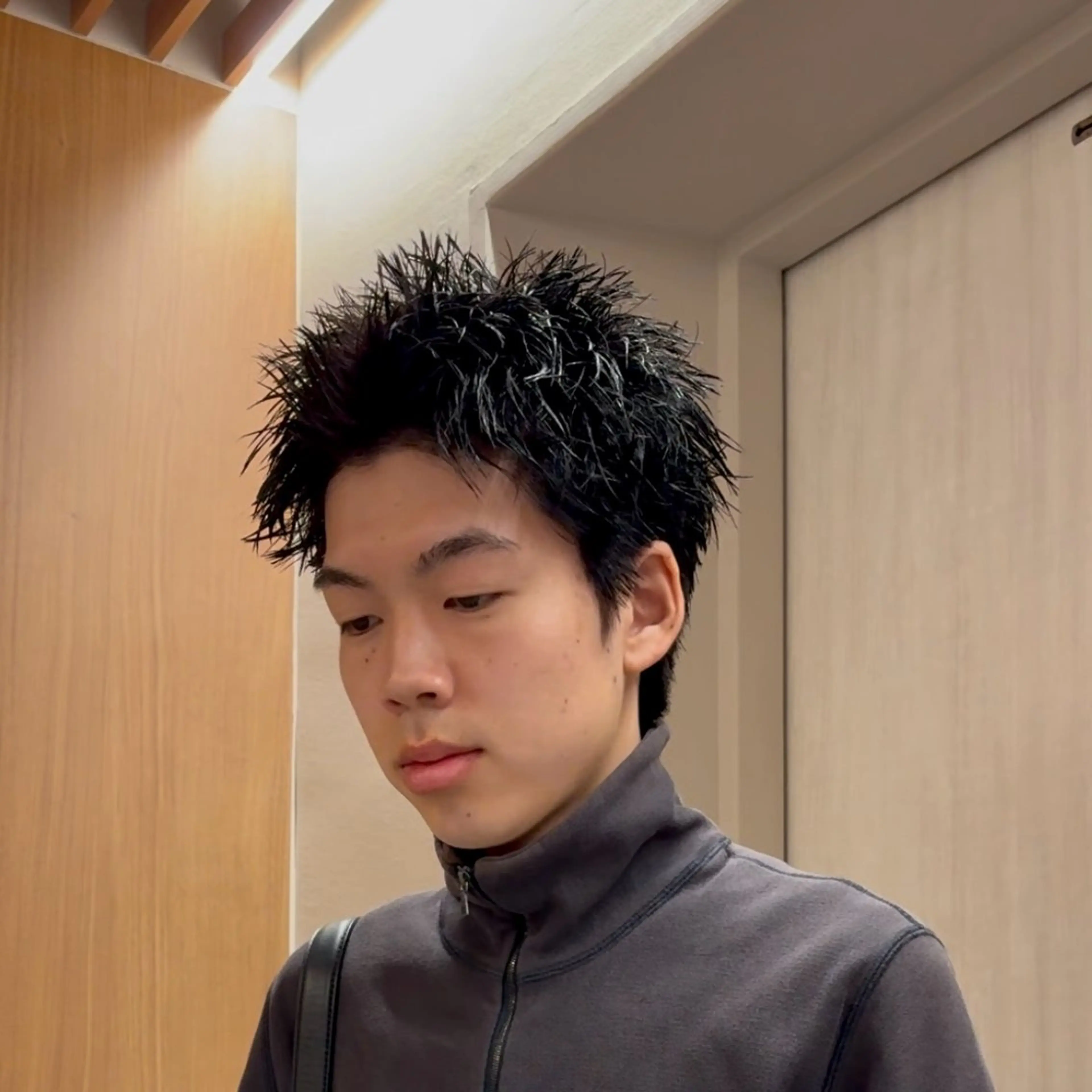 ショート カラー メンズ カット トリートメント ヘアセット メンズバレイヤージュ 🔥メンズカット🔥のヘアスタイル