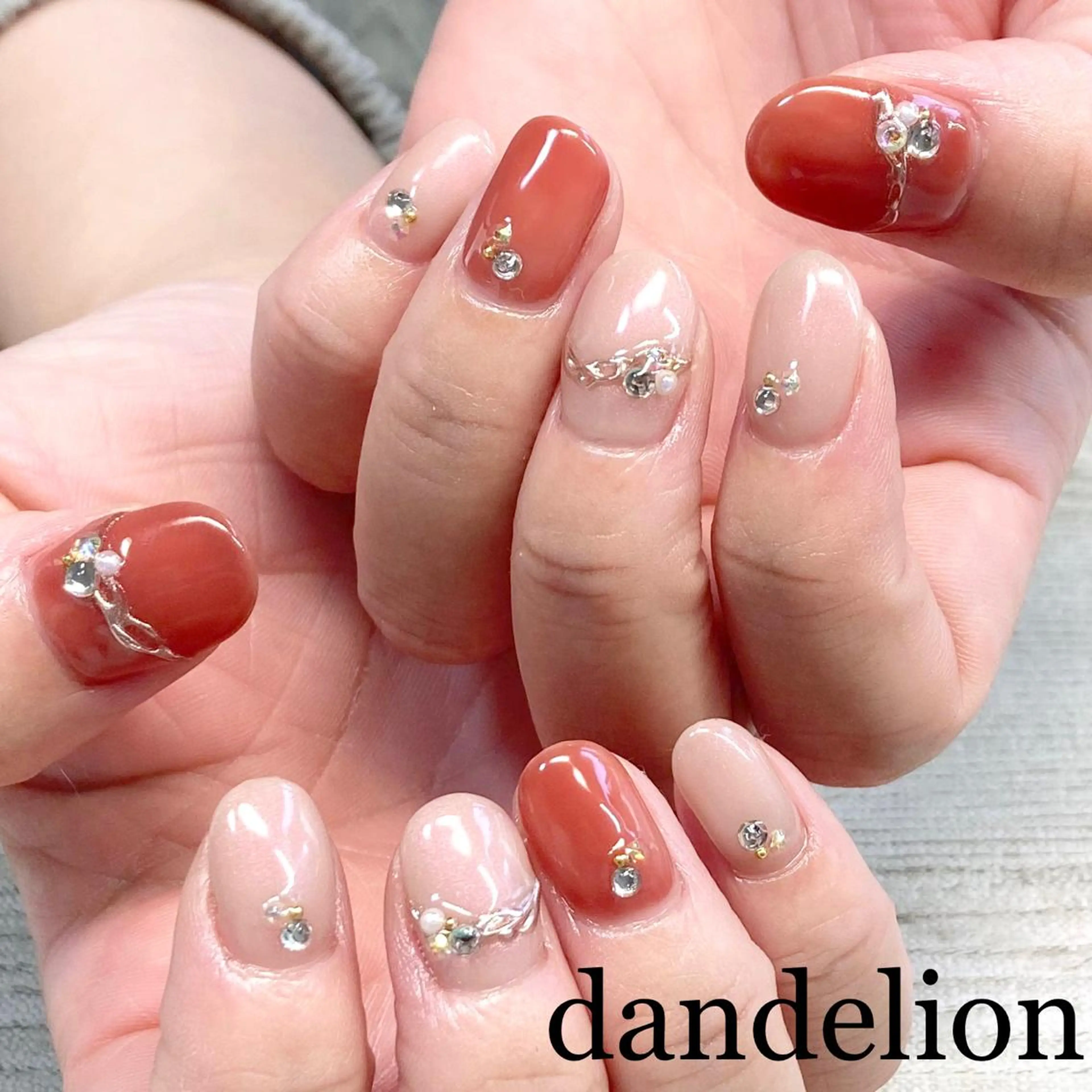 ネイル ハンドネイル ハンドケア dandelion ダンデライオンのネイルデザイン