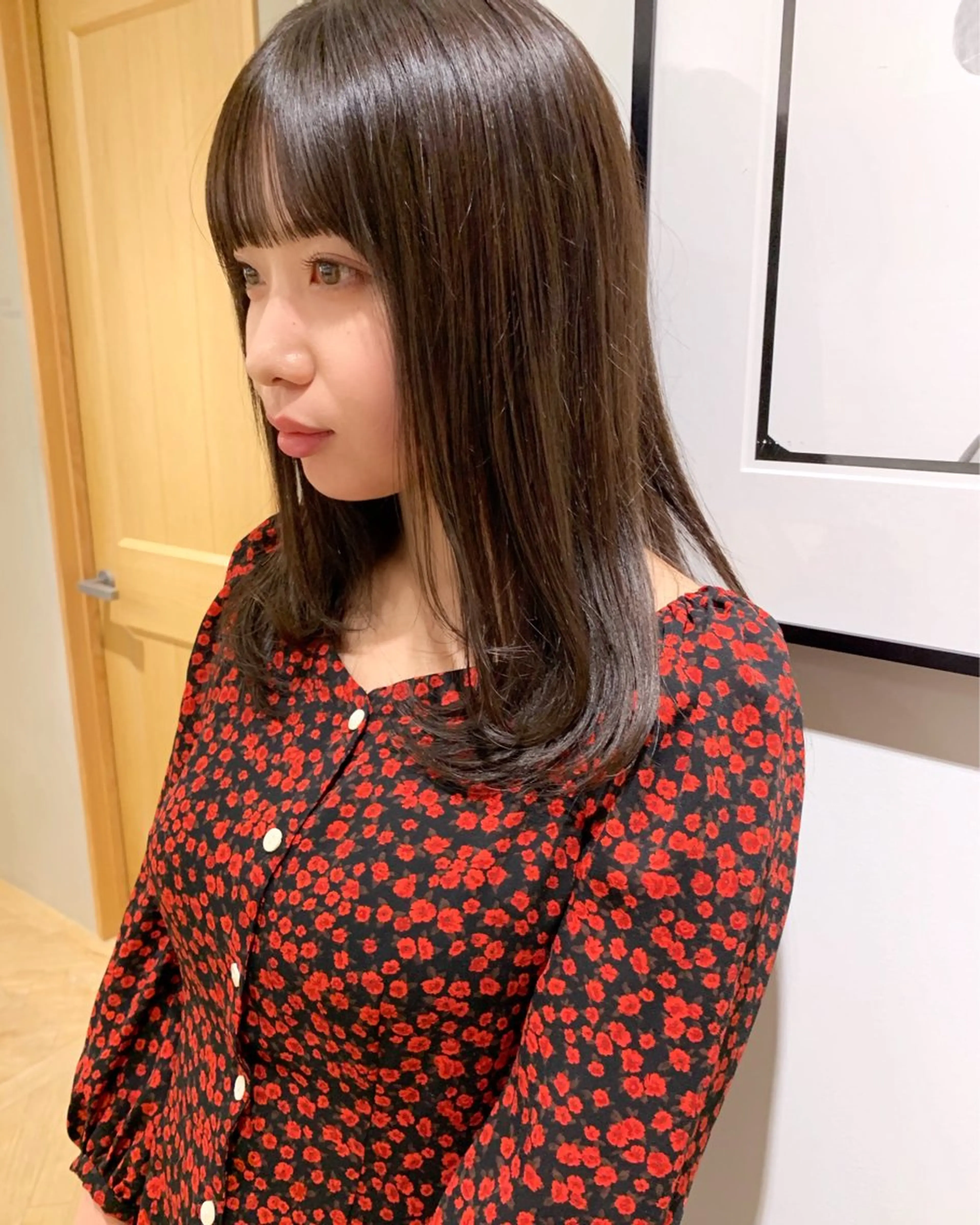 セミロング 髪質改善 LOREN＋透明感 オリーブhirokoのヘアスタイル