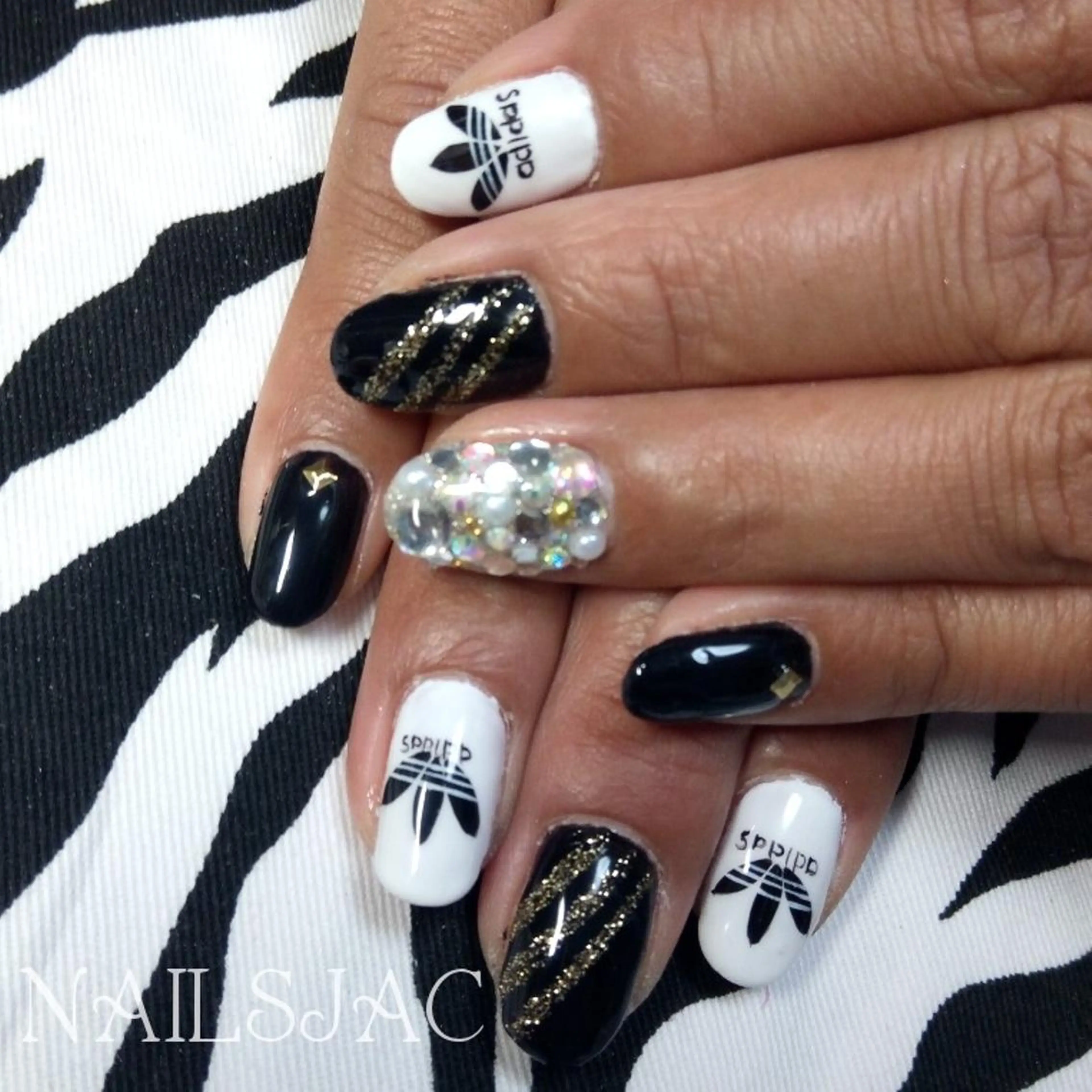 ネイル 島屋 千奈美のネイルデザイン