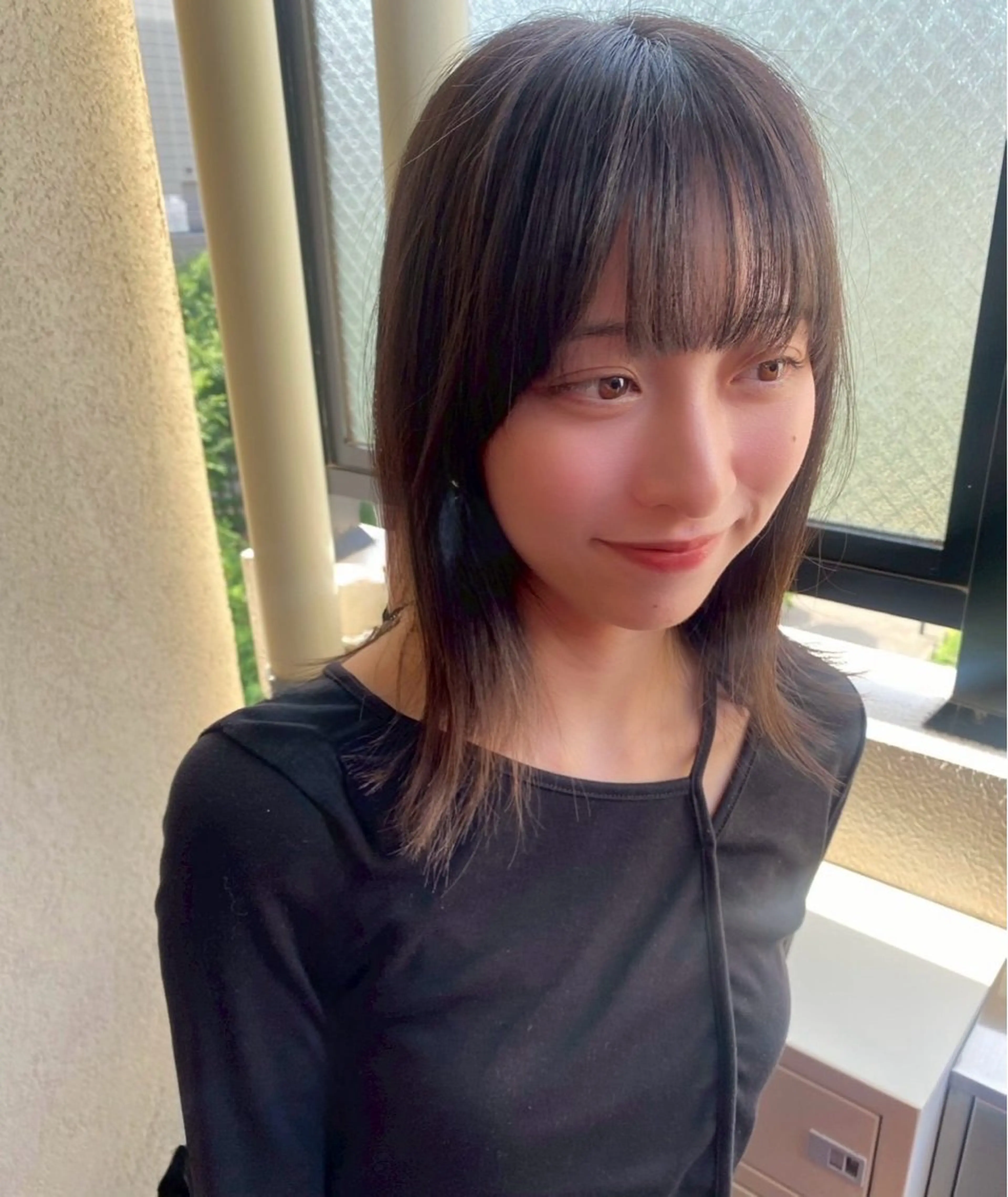 セミロング 顔周りカット レイヤーカット 朴 鈴香のヘアスタイル