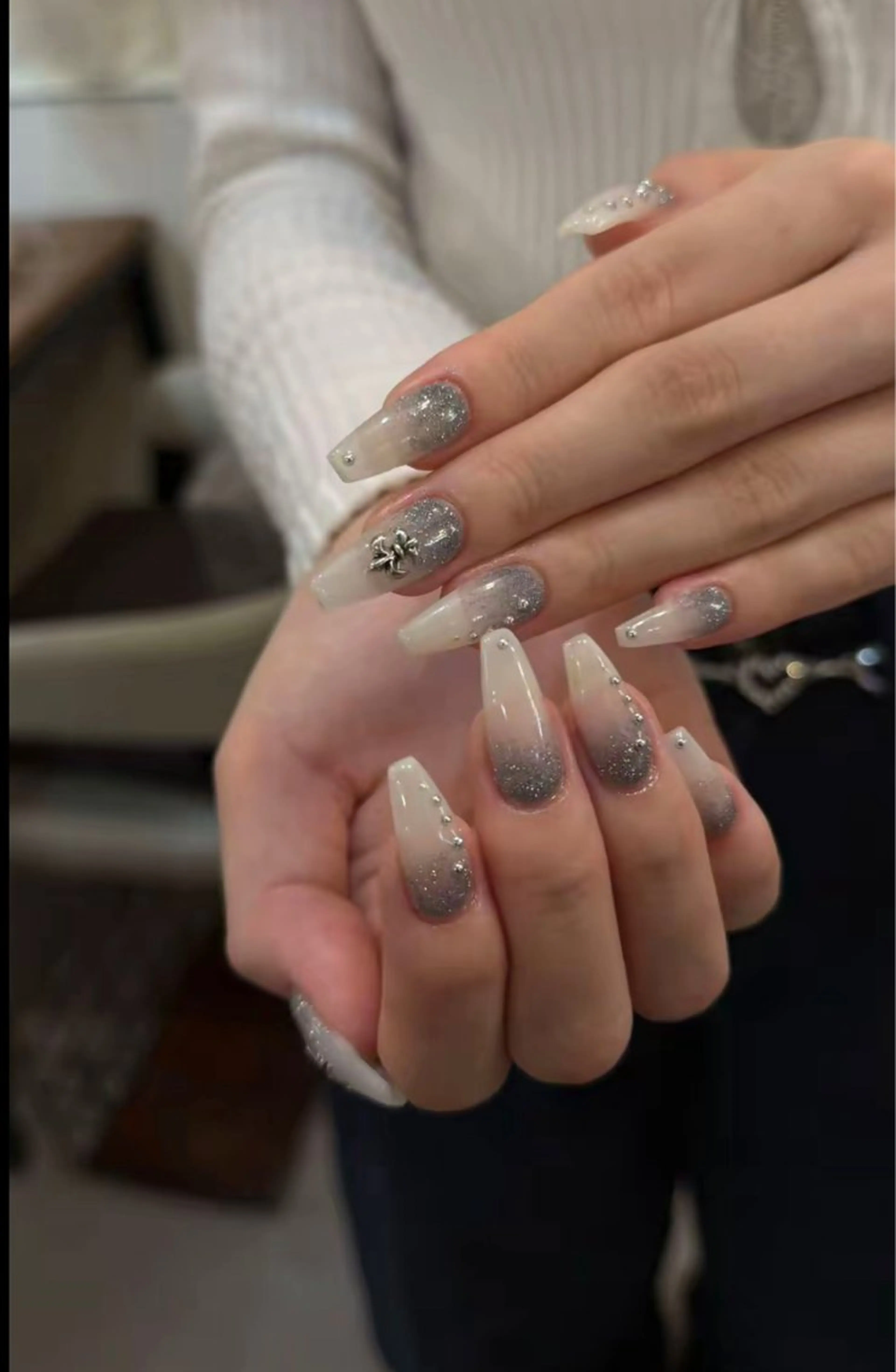ネイル フレンチネイル ジェルネイル マグネットネイル 持ち込み ニュアンスネイル ハンドネイル NiJi Nailsのネイルデザイン