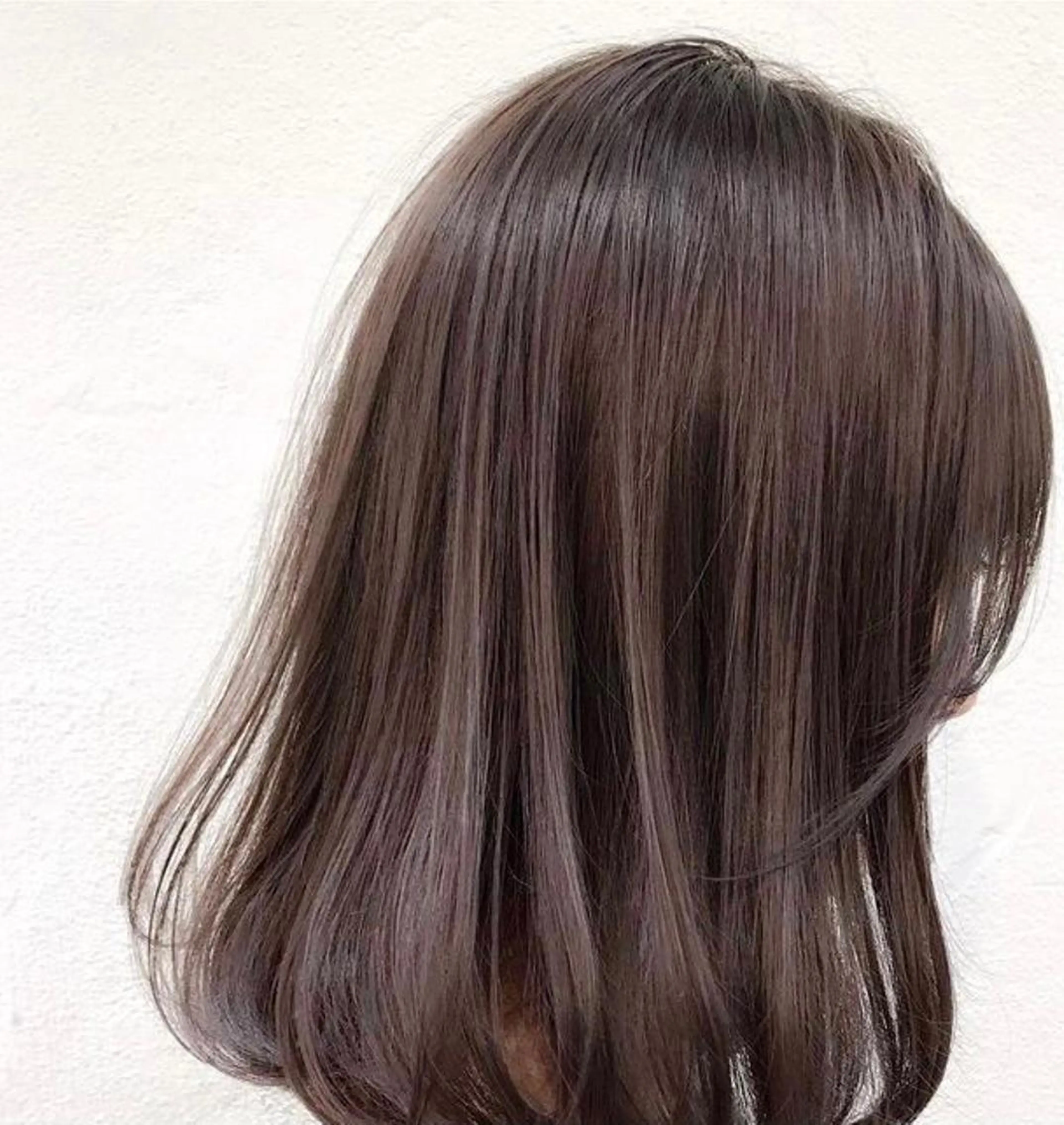 ミディアム カット ヘアカラー トリートメント ニシキオリ ユウキのヘアスタイル