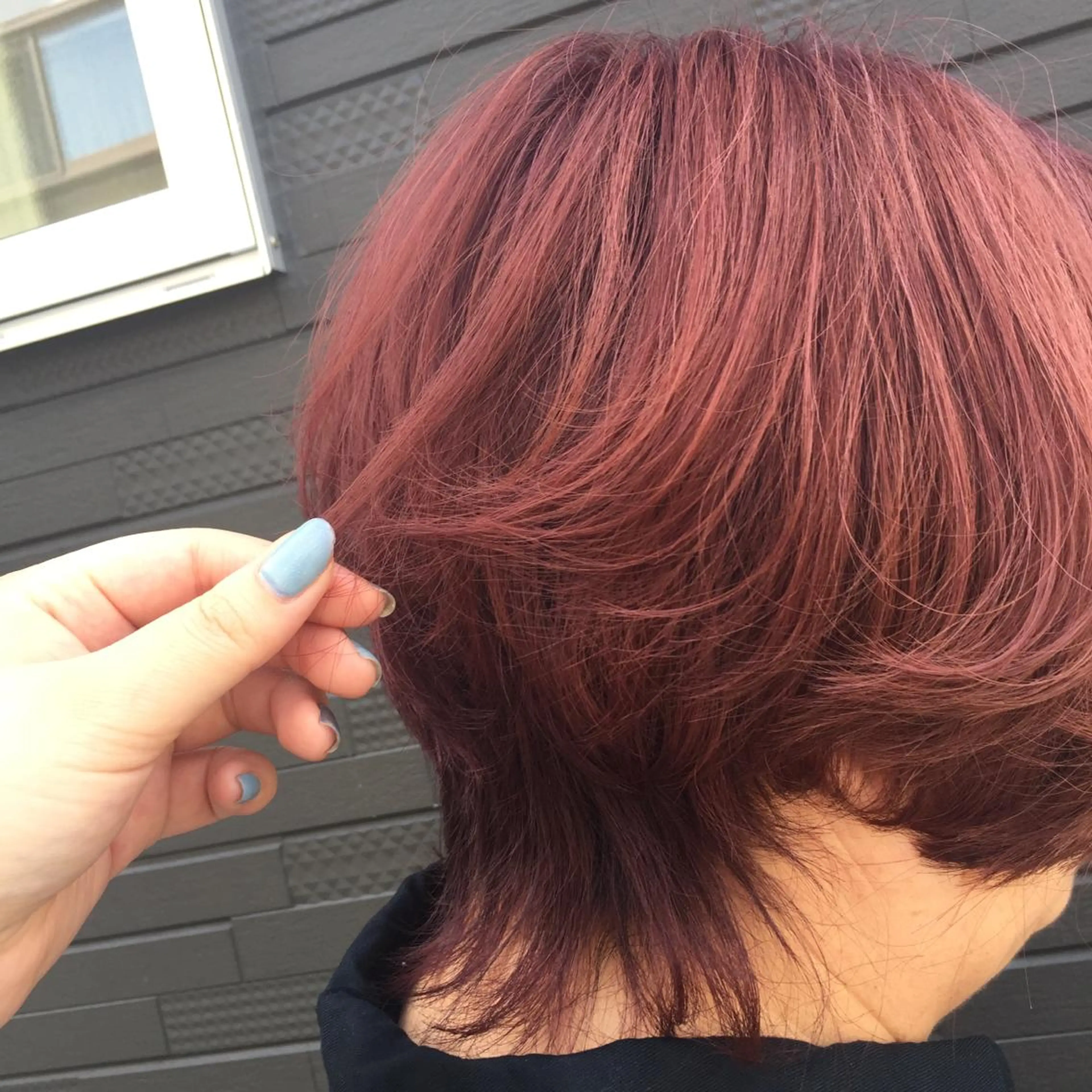 ショート maco 艶感ハイトーン🦋のヘアスタイル