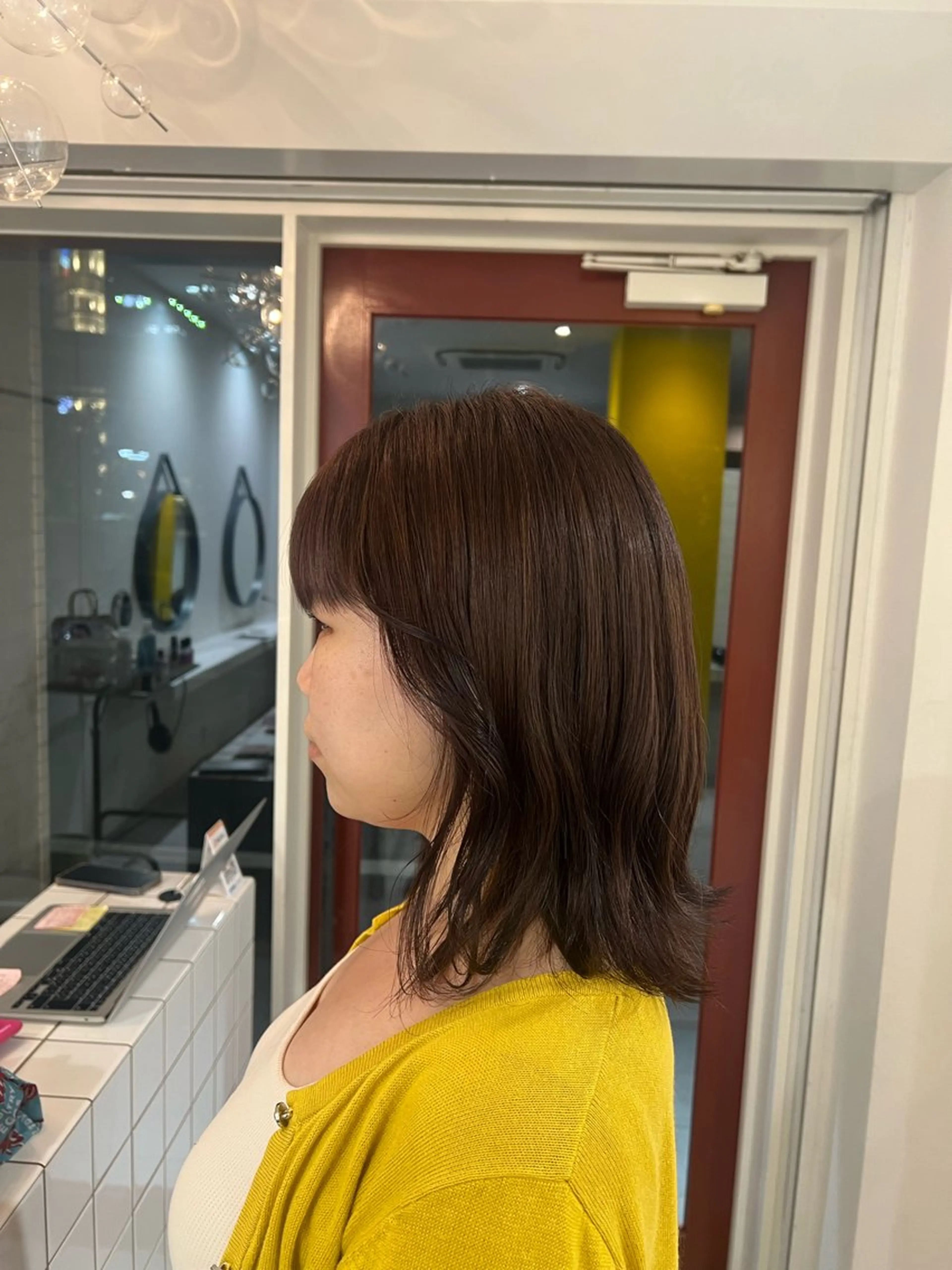 ミディアム 室屋 鈴音のヘアスタイル