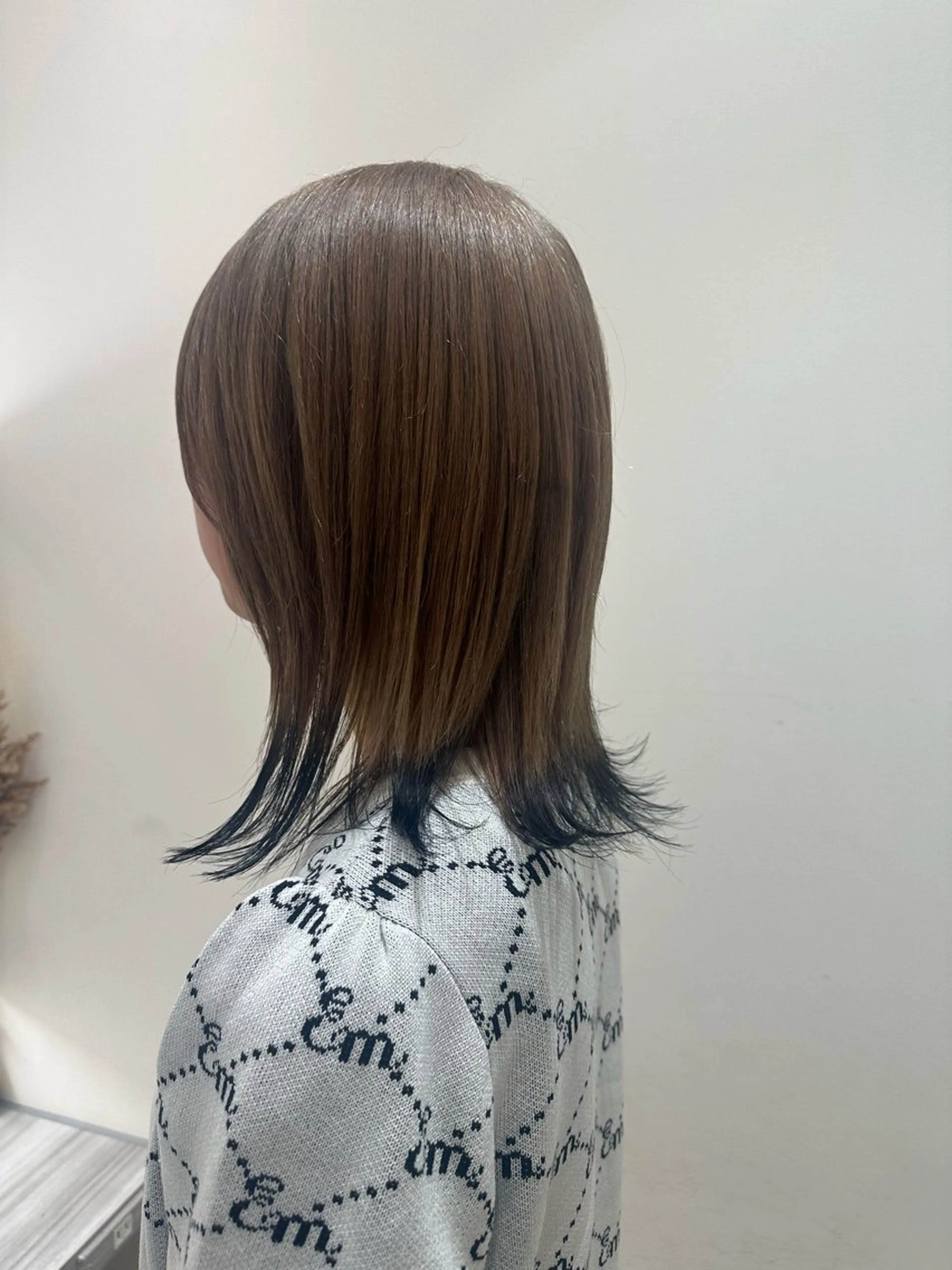 セミロング カラー ヘアアレンジ タイトボブ個性派カラ ーAKANEのヘアスタイル