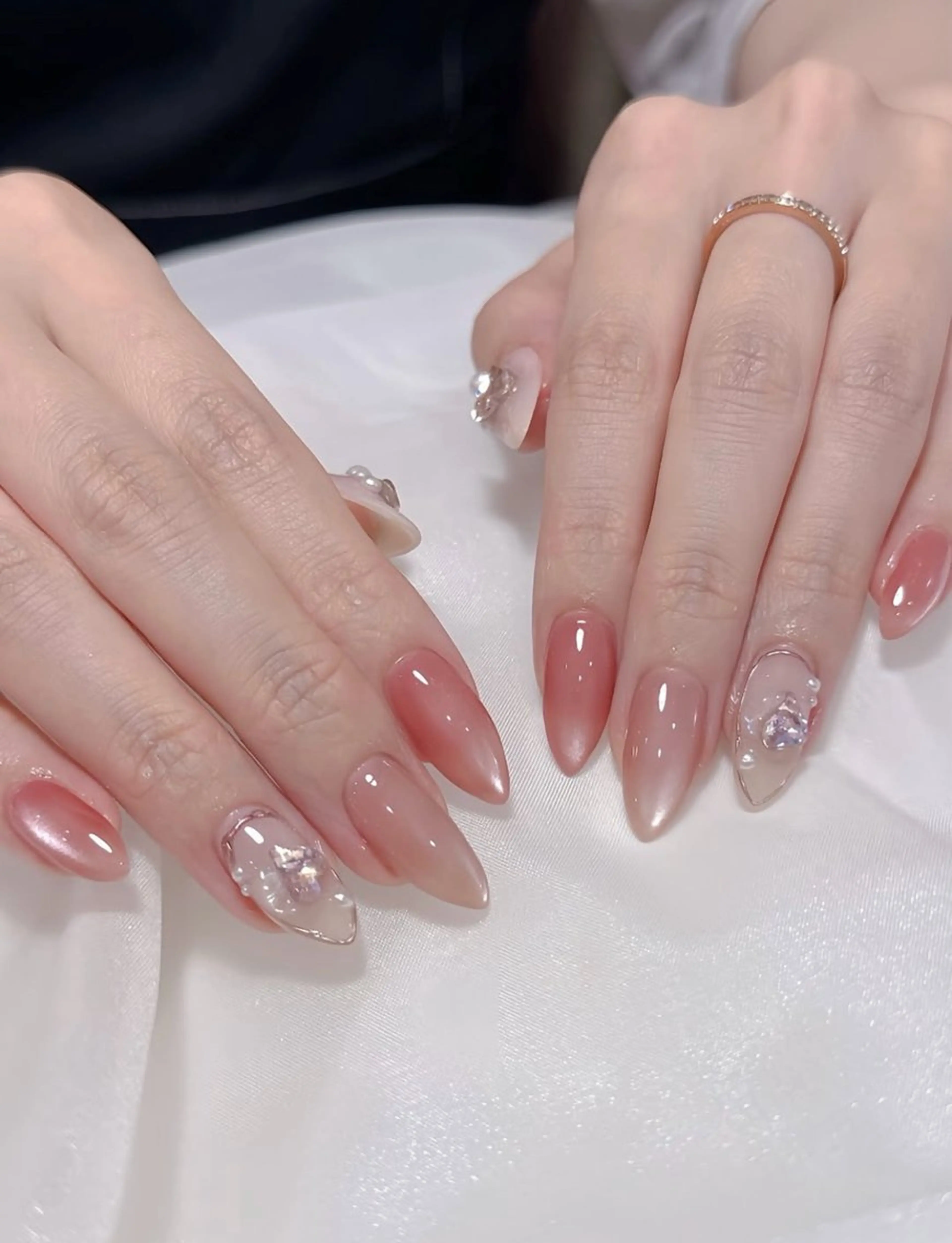 ネイル 持ち込み JISOO ANA.CHUOのネイルデザイン