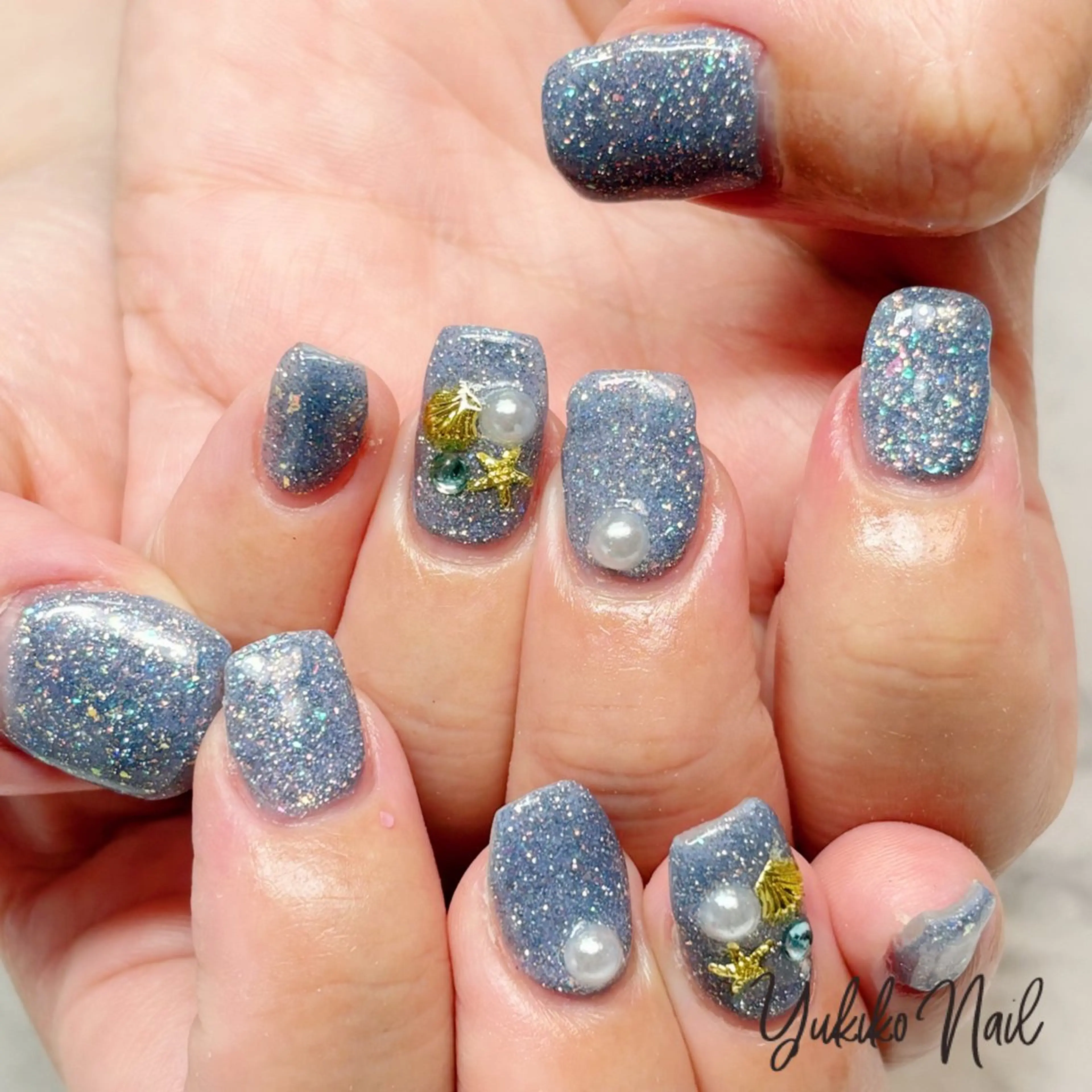 ネイル フラッシュネイル ゴージャス キラキラネイル 夏ネイル ハンドネイル ユキコ ネイルのネイルデザイン