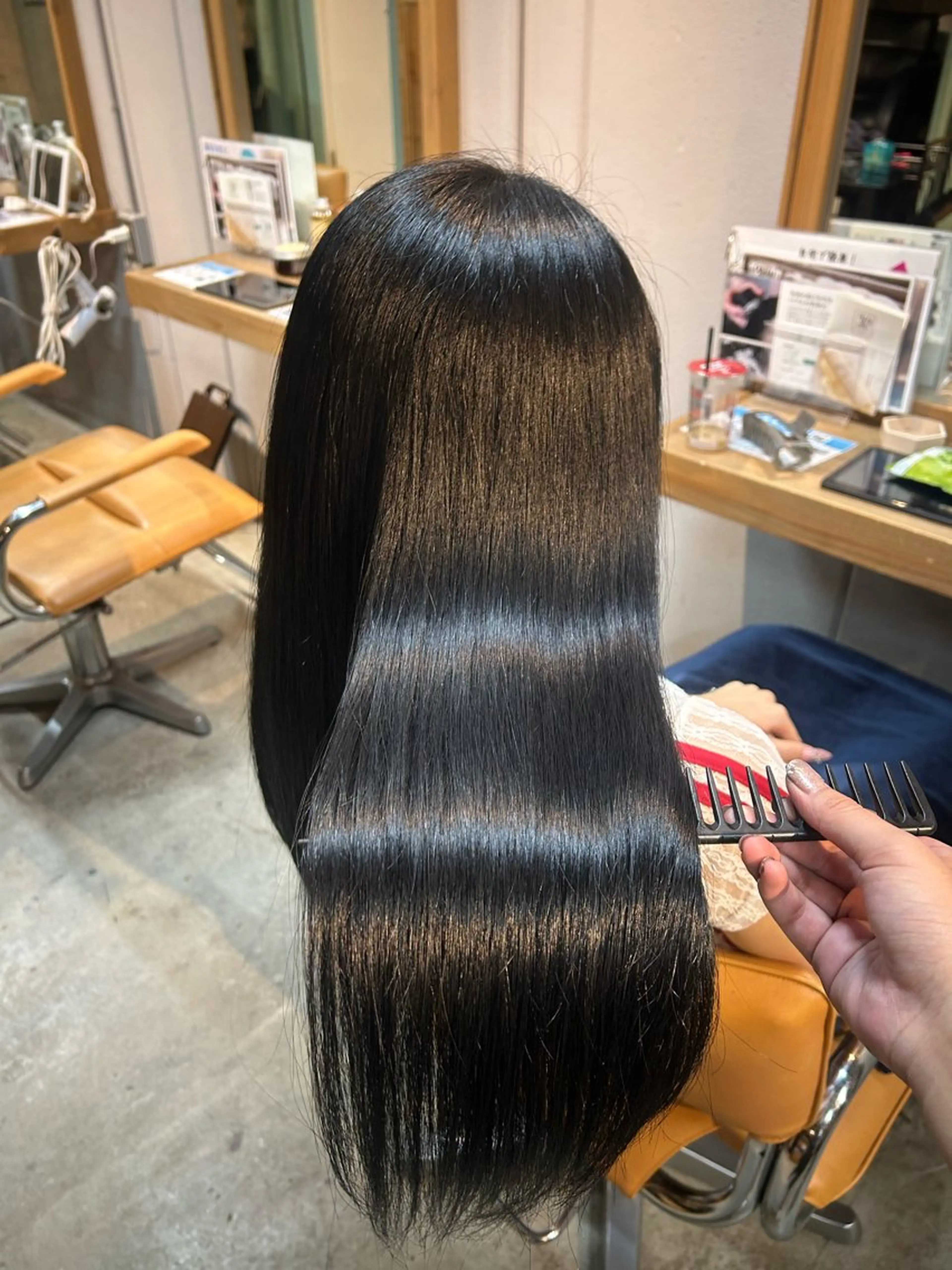 ロング カラー 黒髪 🥀折原 愛優🥀のヘアスタイル