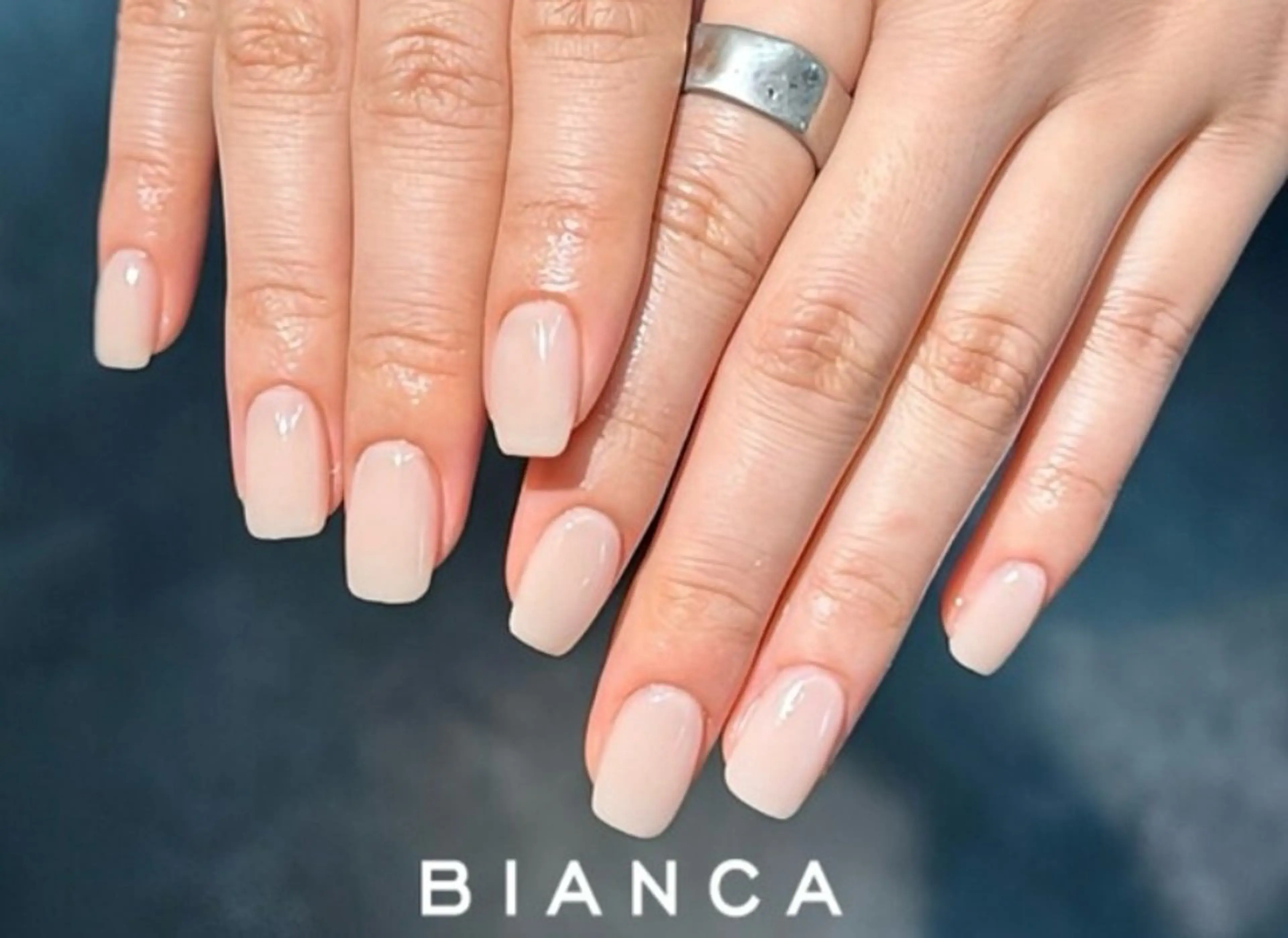 ネイル Bianca🩶 TAMIYAのネイルデザイン