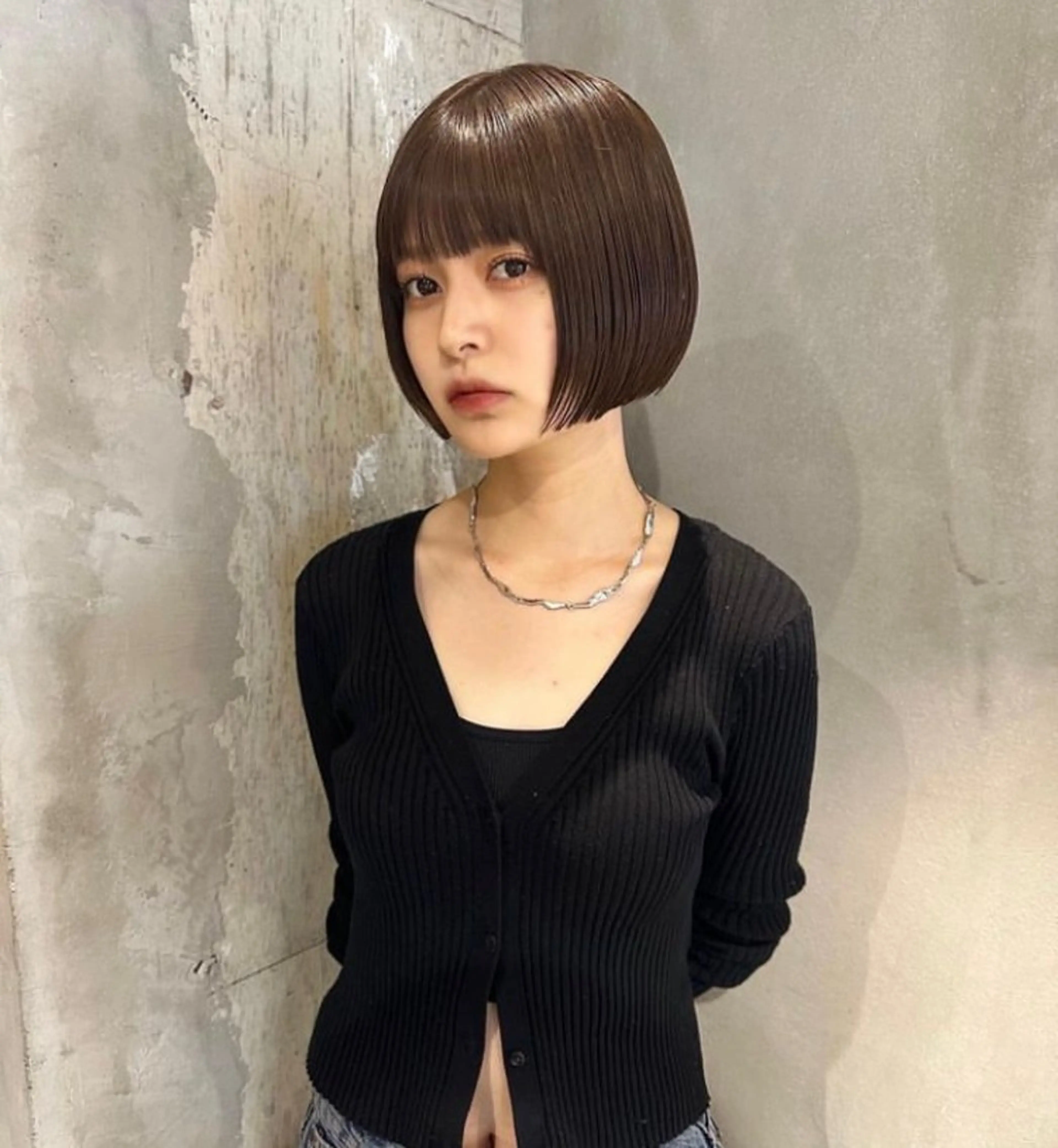 ショート カラー ブラウンカラー ボブ トリートメント サキ🤍ハイトーン 🩰くびれ巻きヘアのヘアスタイル