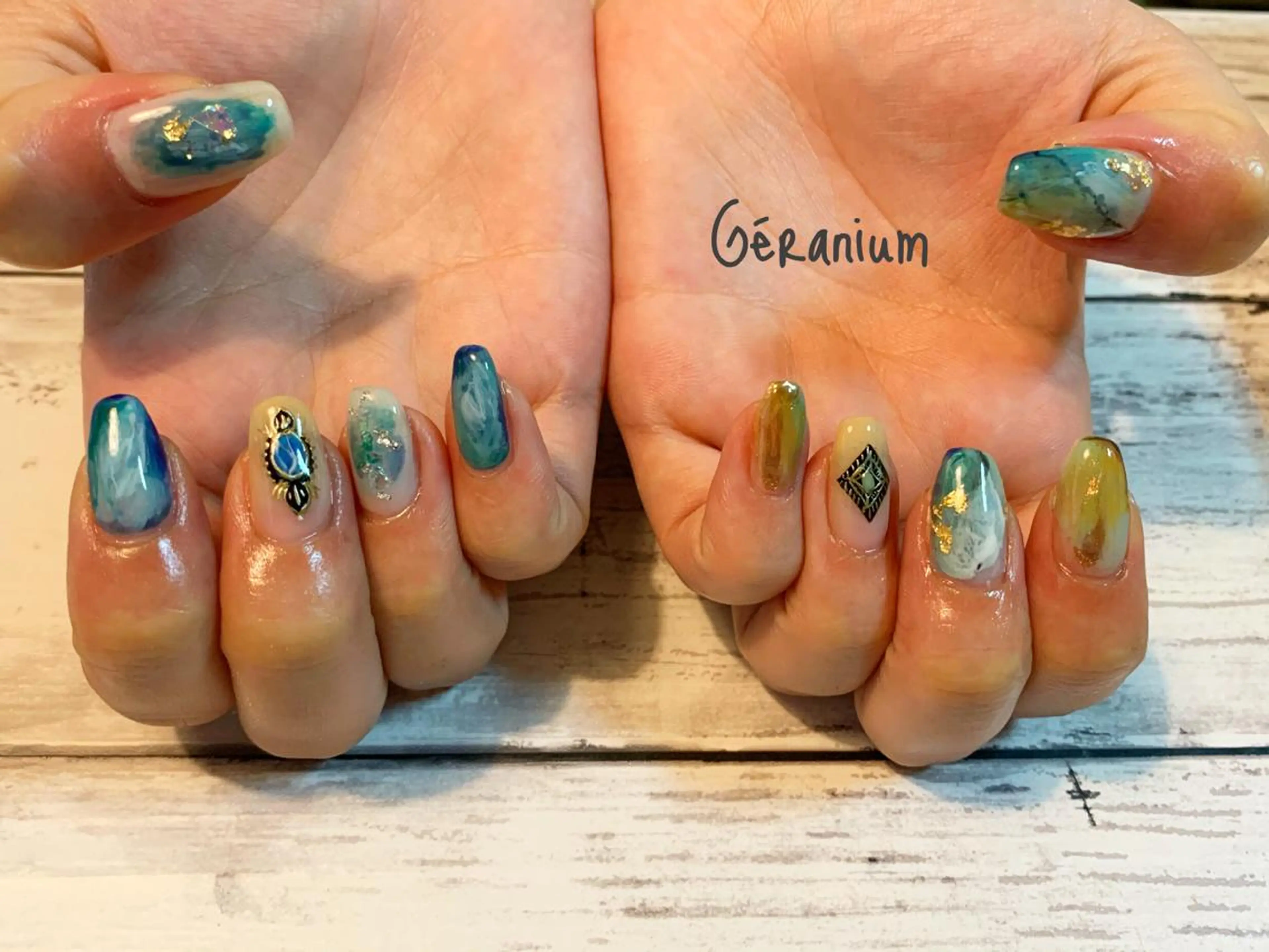 ネイル ハンドネイル フットネイル GéRanium Harukaのネイルデザイン