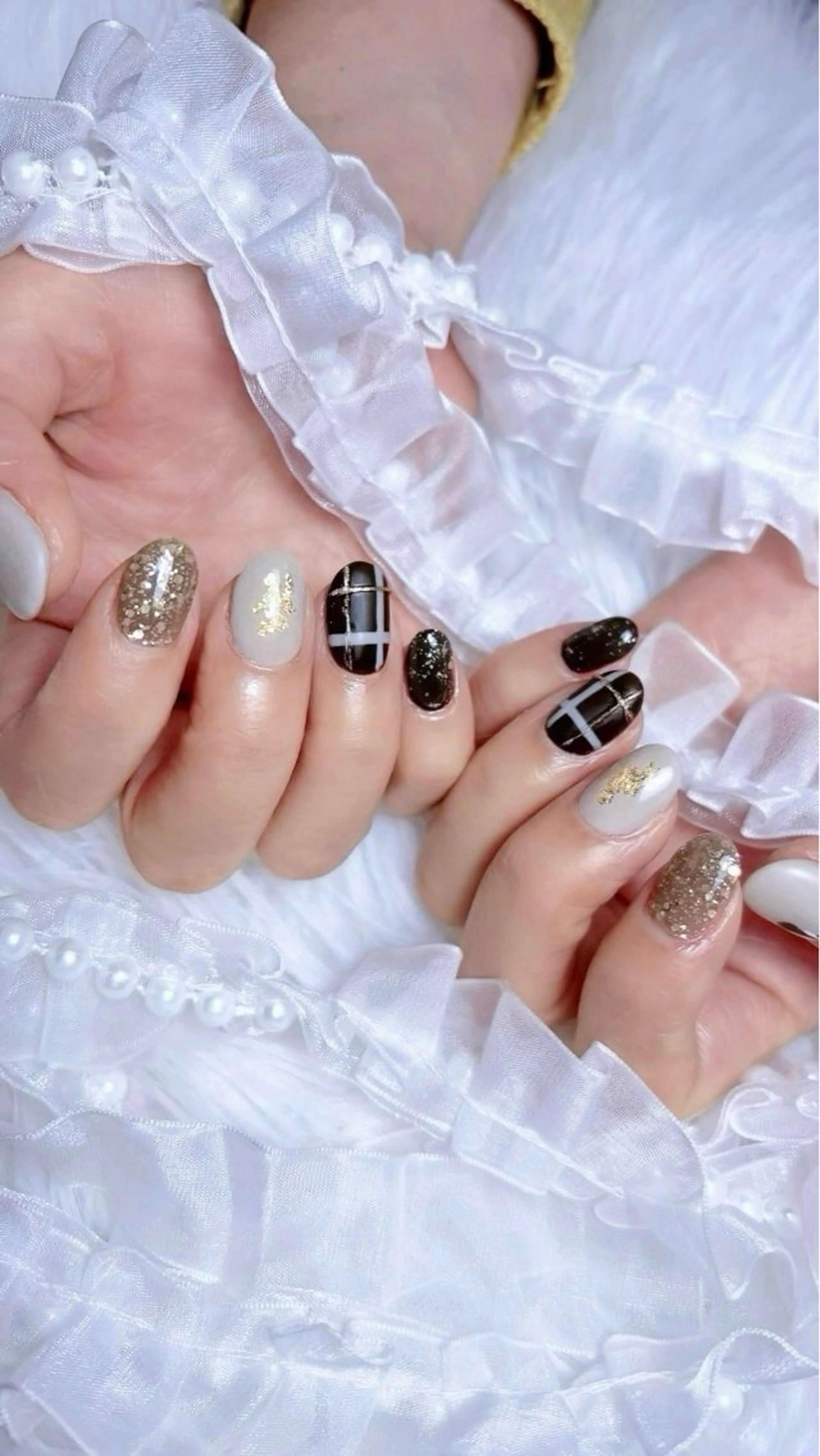 ネイル バレンタイン ハンドネイル 𝑬𝑹𝑰𝑲𝑨 𓂃🎀𓈒𓏸のネイルデザイン