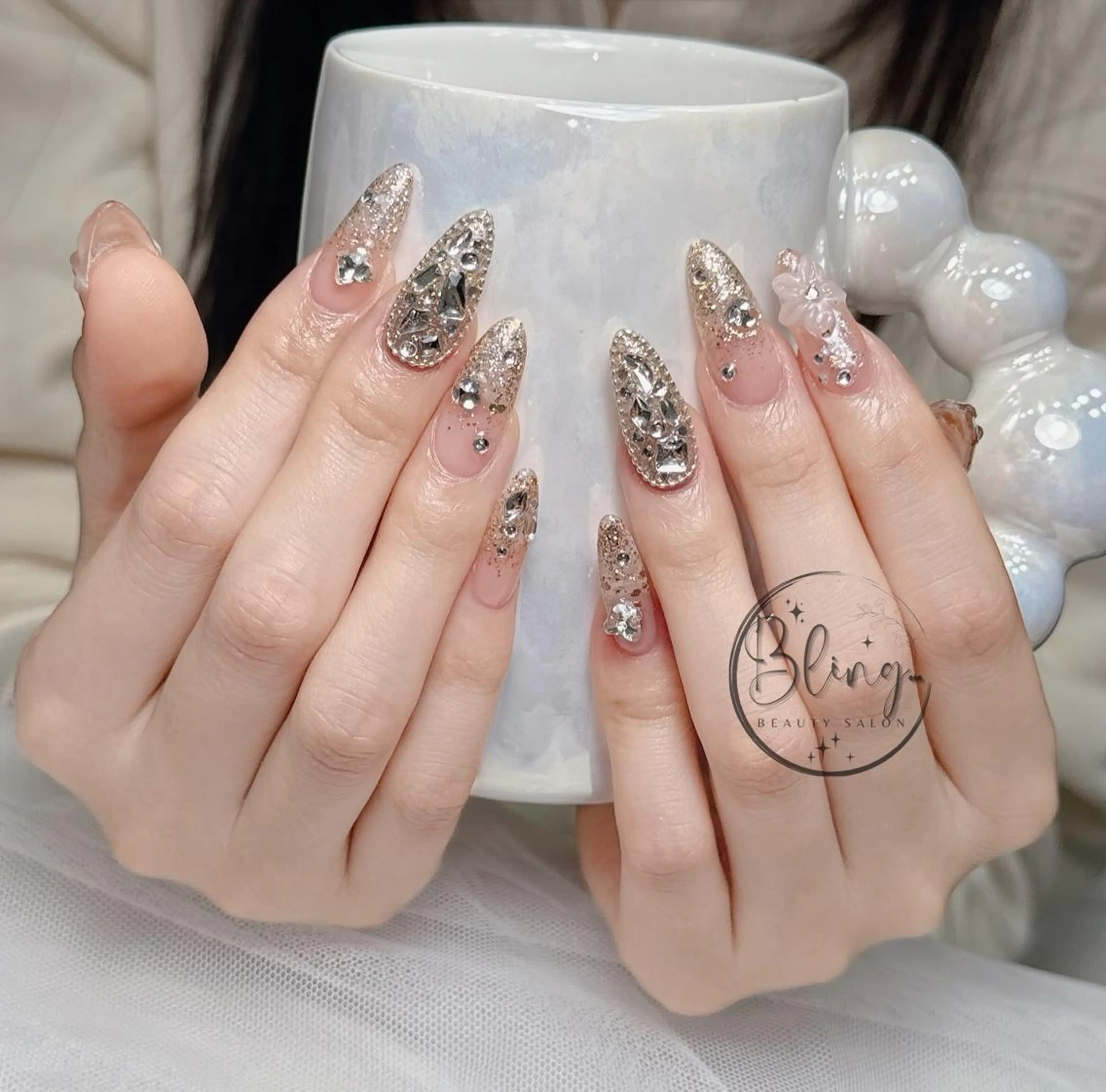 ロング パーマ 韓国風ヘア ハンドネイル 高橋 ユキのネイルデザイン