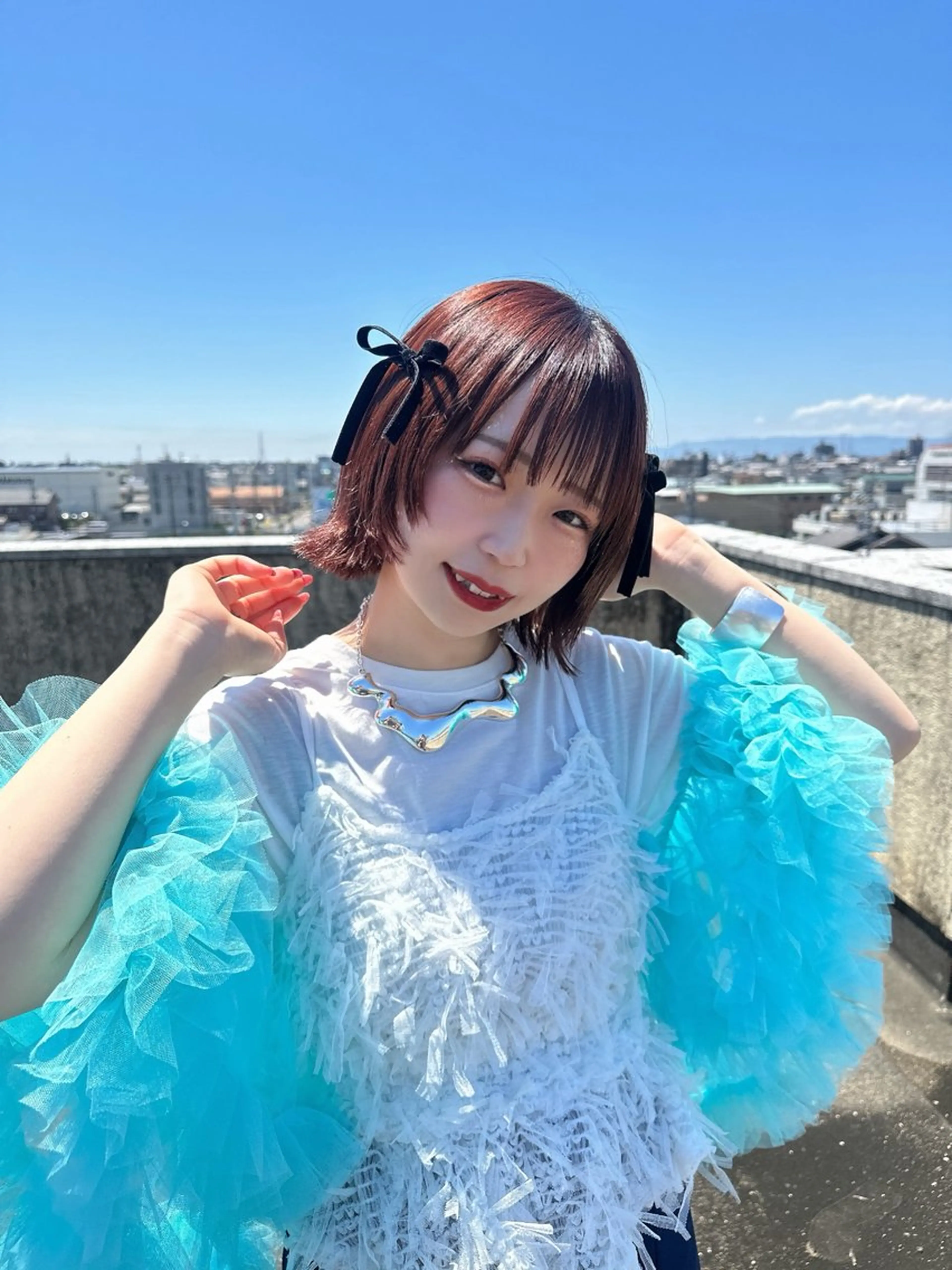 ショート カラー ブリーチ 透明感カラー shiho/レイヤー /透明感カラーのヘアスタイル