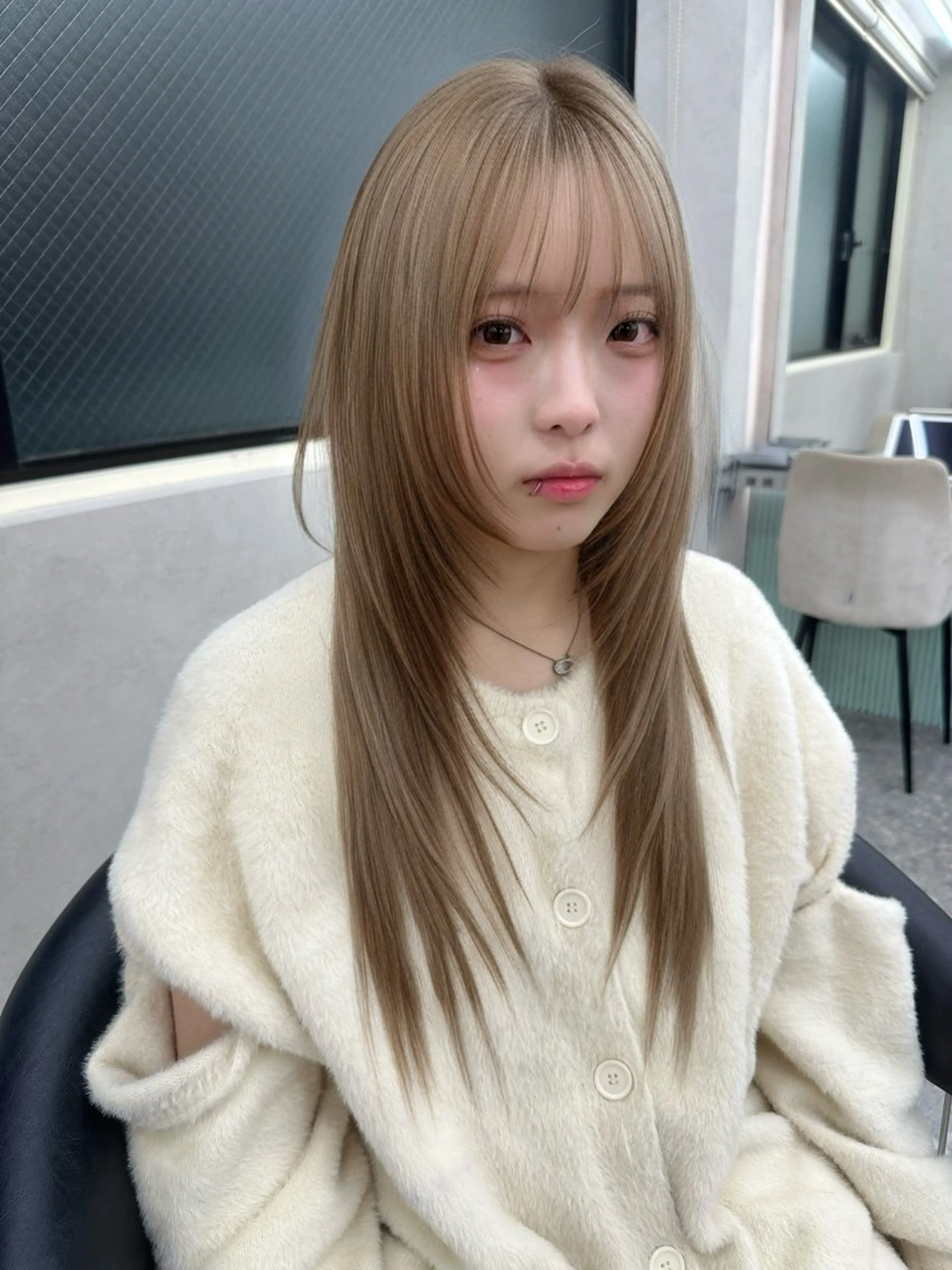 セミロング 顔周りカット ハッシュカット 髪質改善 韓国風ヘア レイヤーカット カット ヘアカラー トリートメント Lond  mare 🦋ayana🦋のヘアスタイル