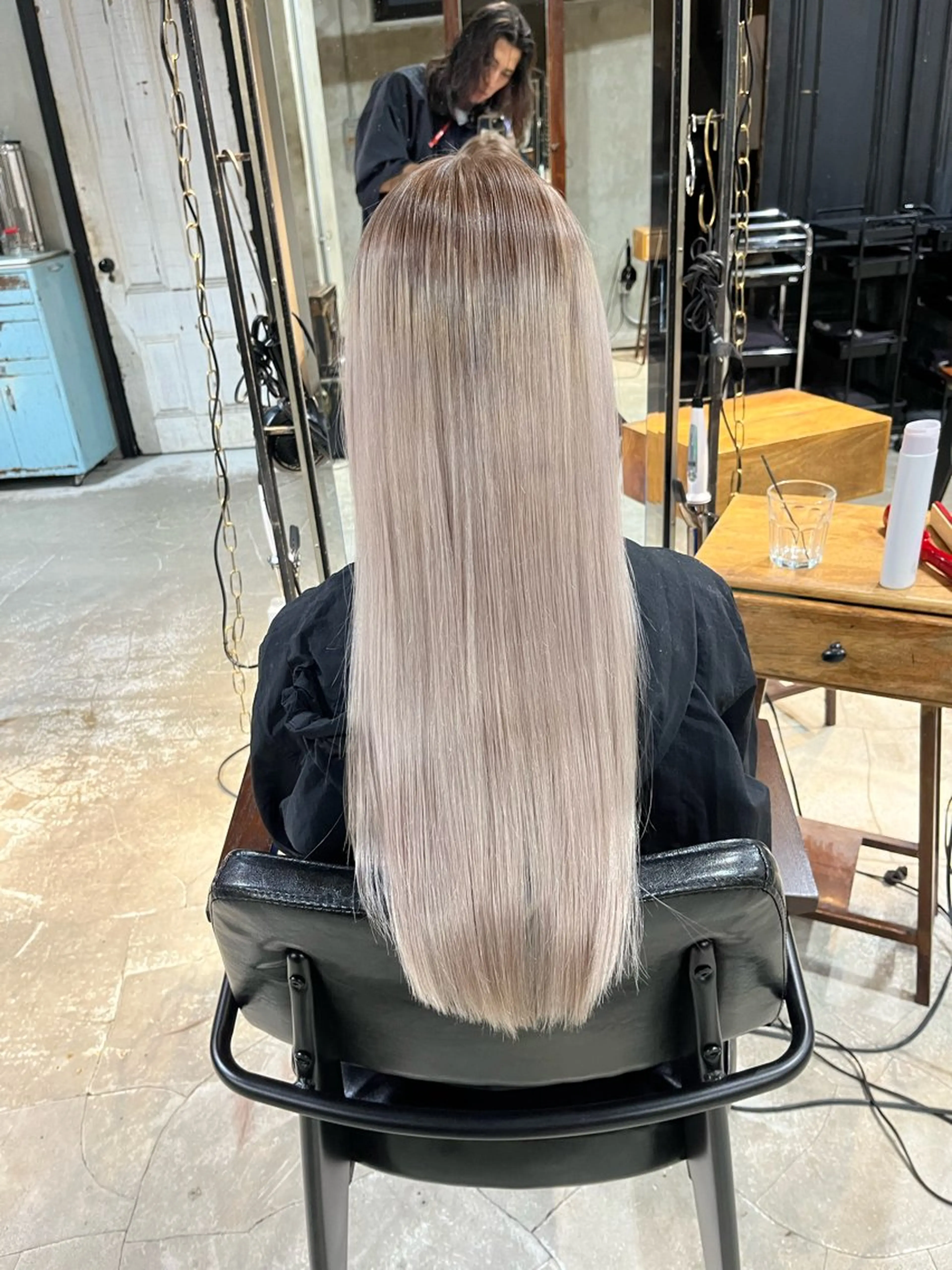 ロング カラー ヘアアレンジ カット ヘアカラー トリートメント ヘアセット ハイトーン/美髪矯正 🍃大江拓実のヘアスタイル