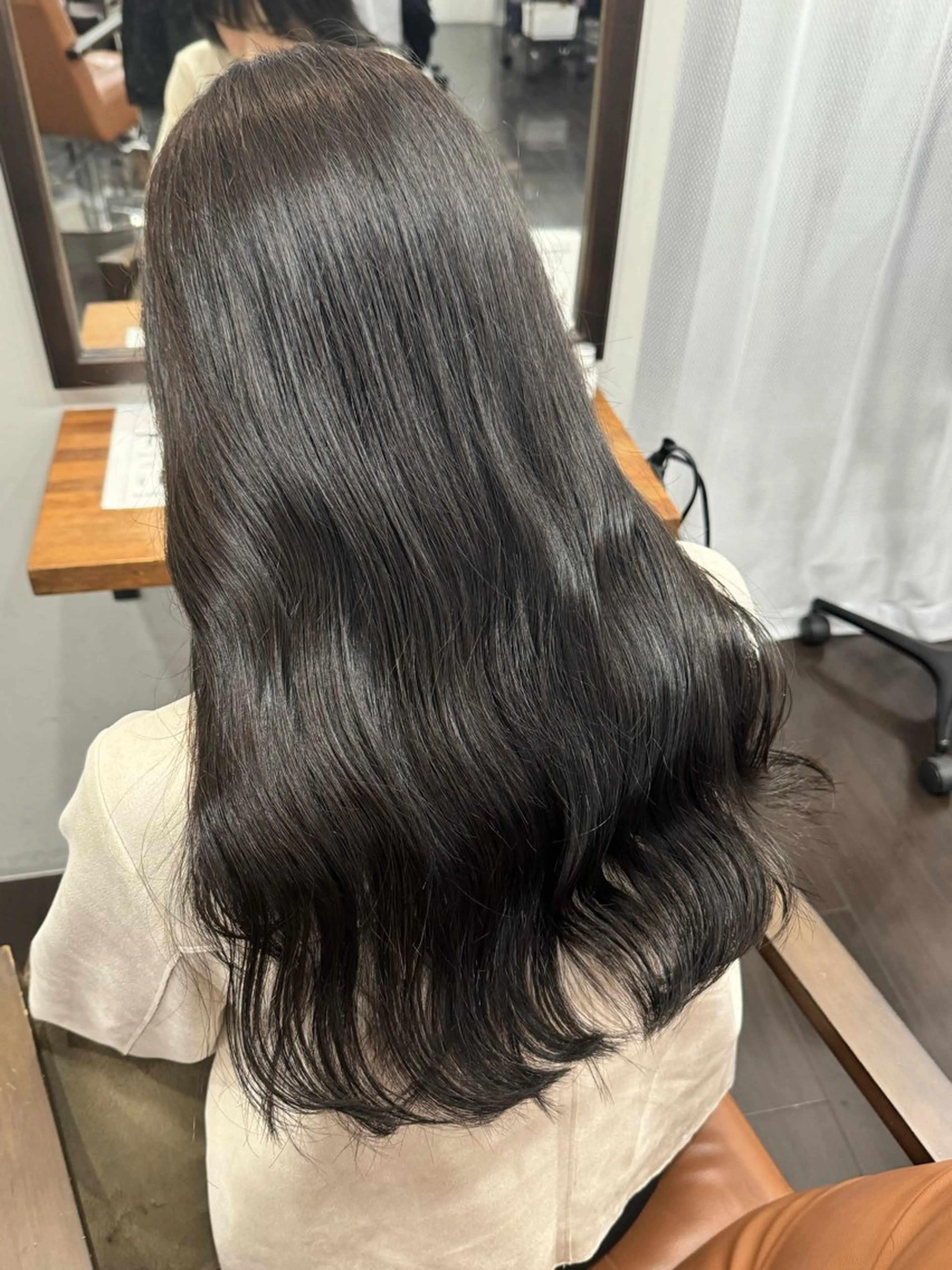 ロング カット ヘアカラー トリートメント 難波 茜のヘアスタイル