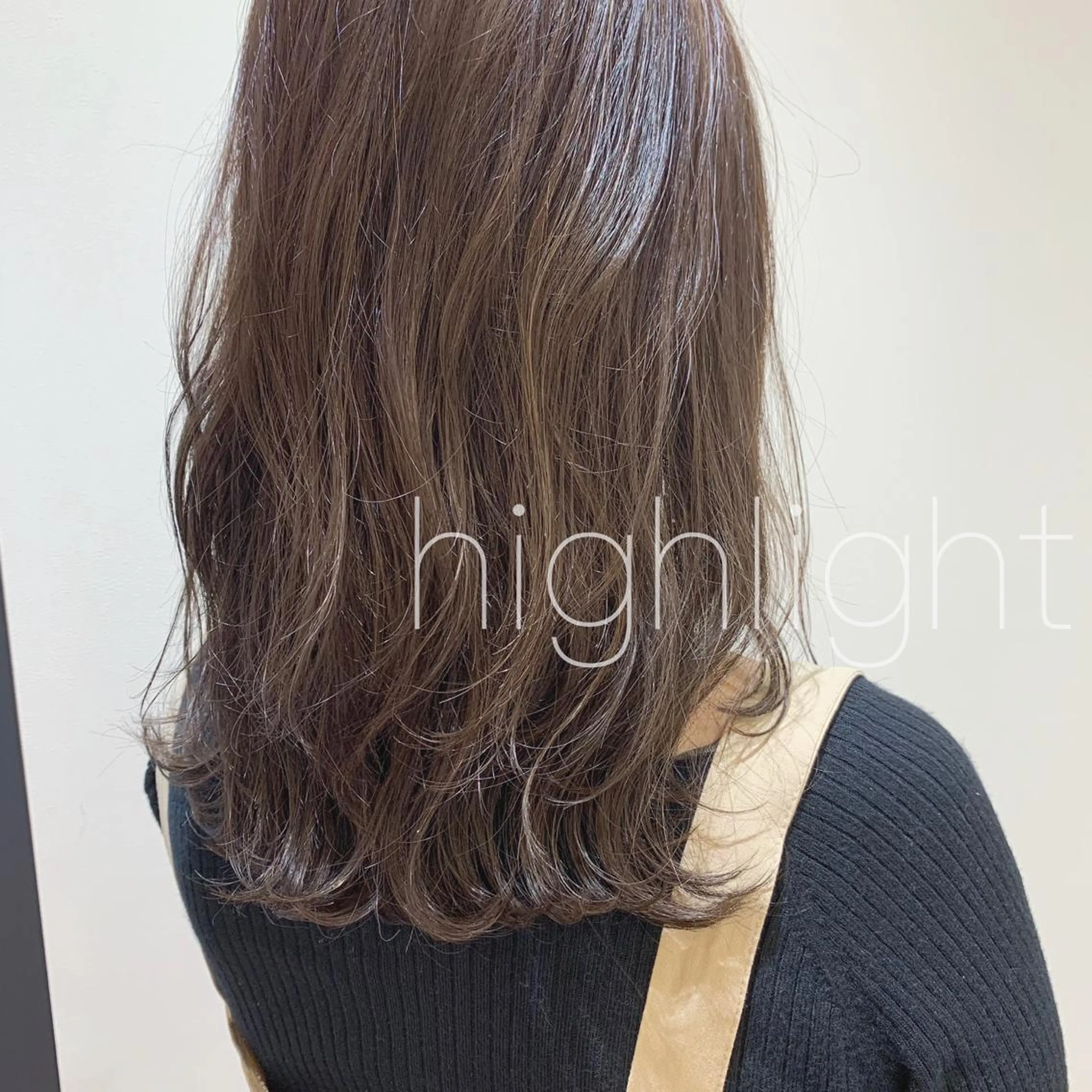 セミロング 透明感カラー 金村真子のヘアスタイル