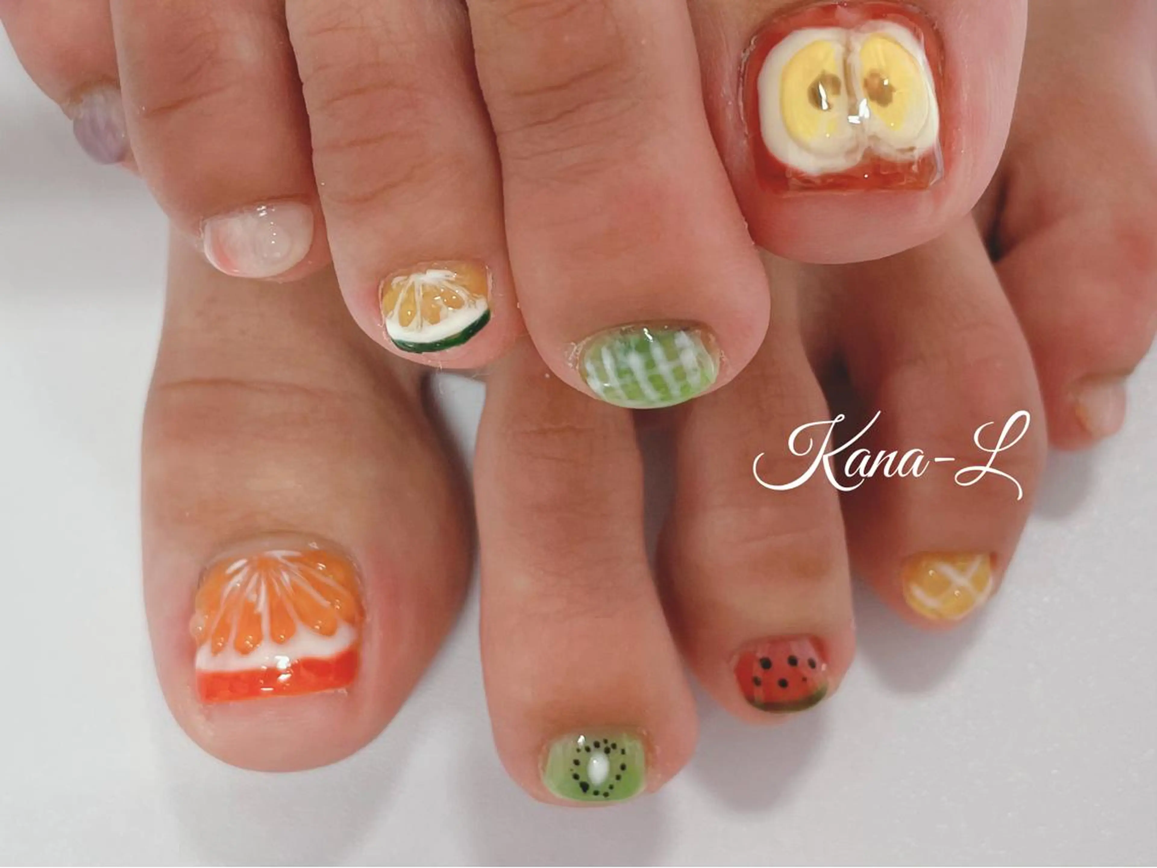 カラー ネイル フットネイル 芦辺 香奈のネイルデザイン