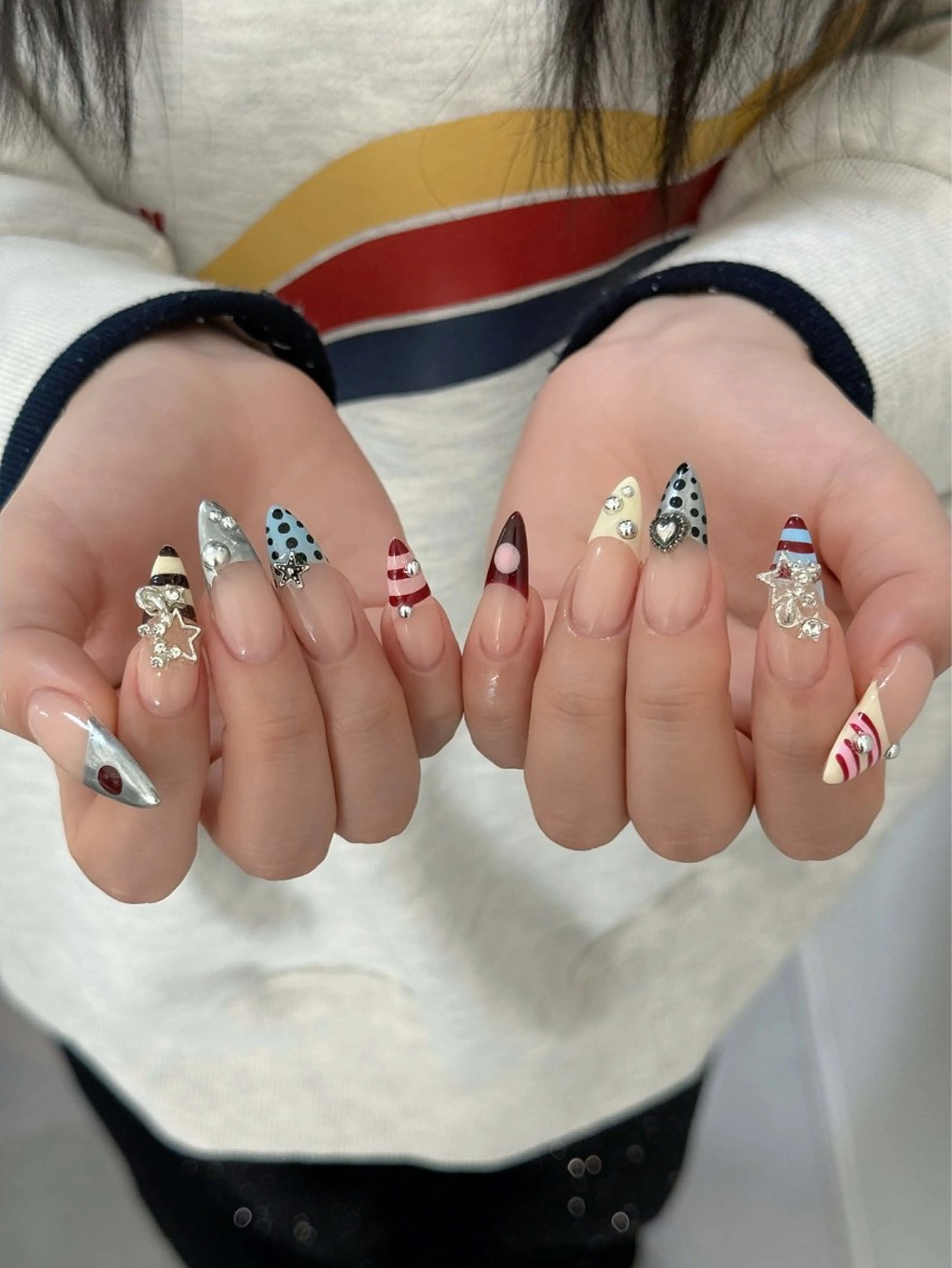 ネイル オーロラネイル ボルドー ブラウン 氷ネイル・うるうるネイル キラキラネイル ハンドネイル Julli NailStudioのネイルデザイン