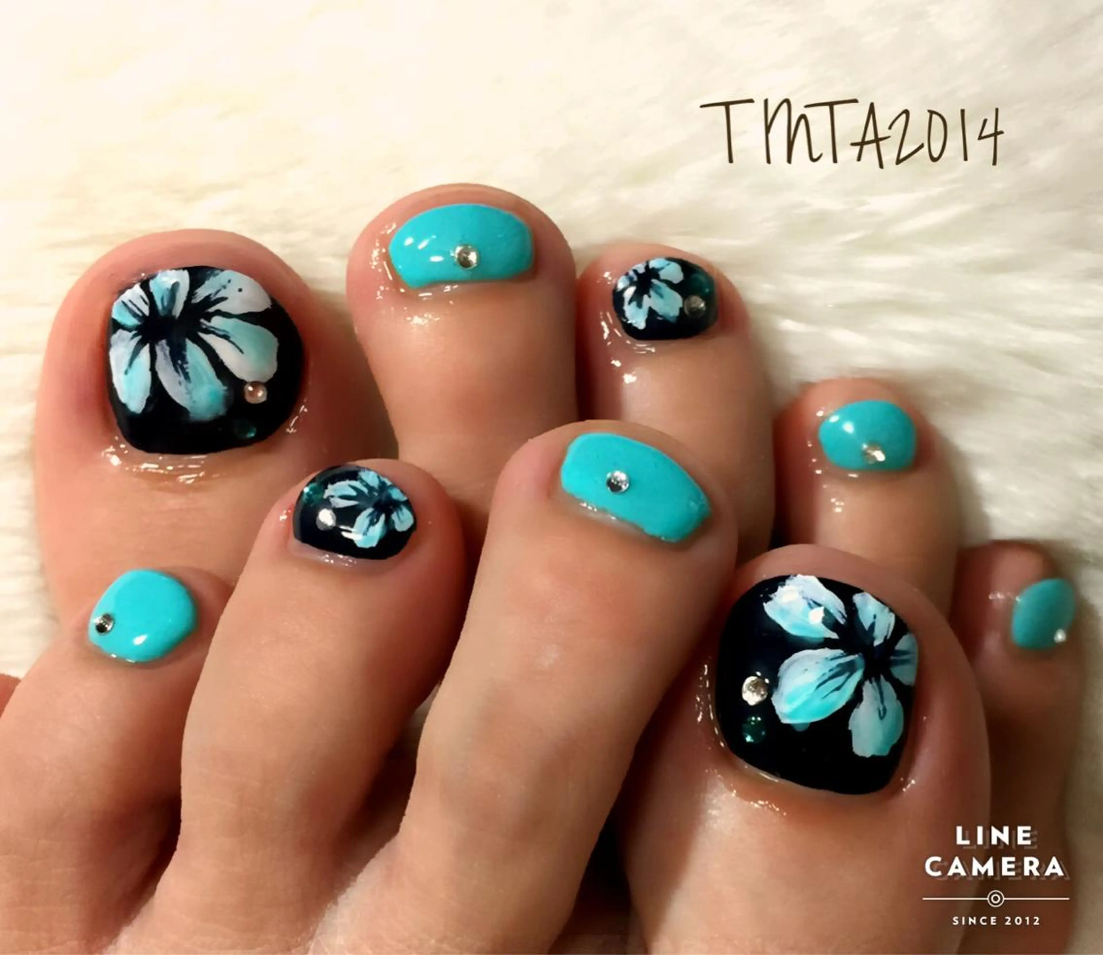 ネイル フラワーネイル フットネイル ネイルサロン ティンタ所属・馬場 典子のネイルデザイン