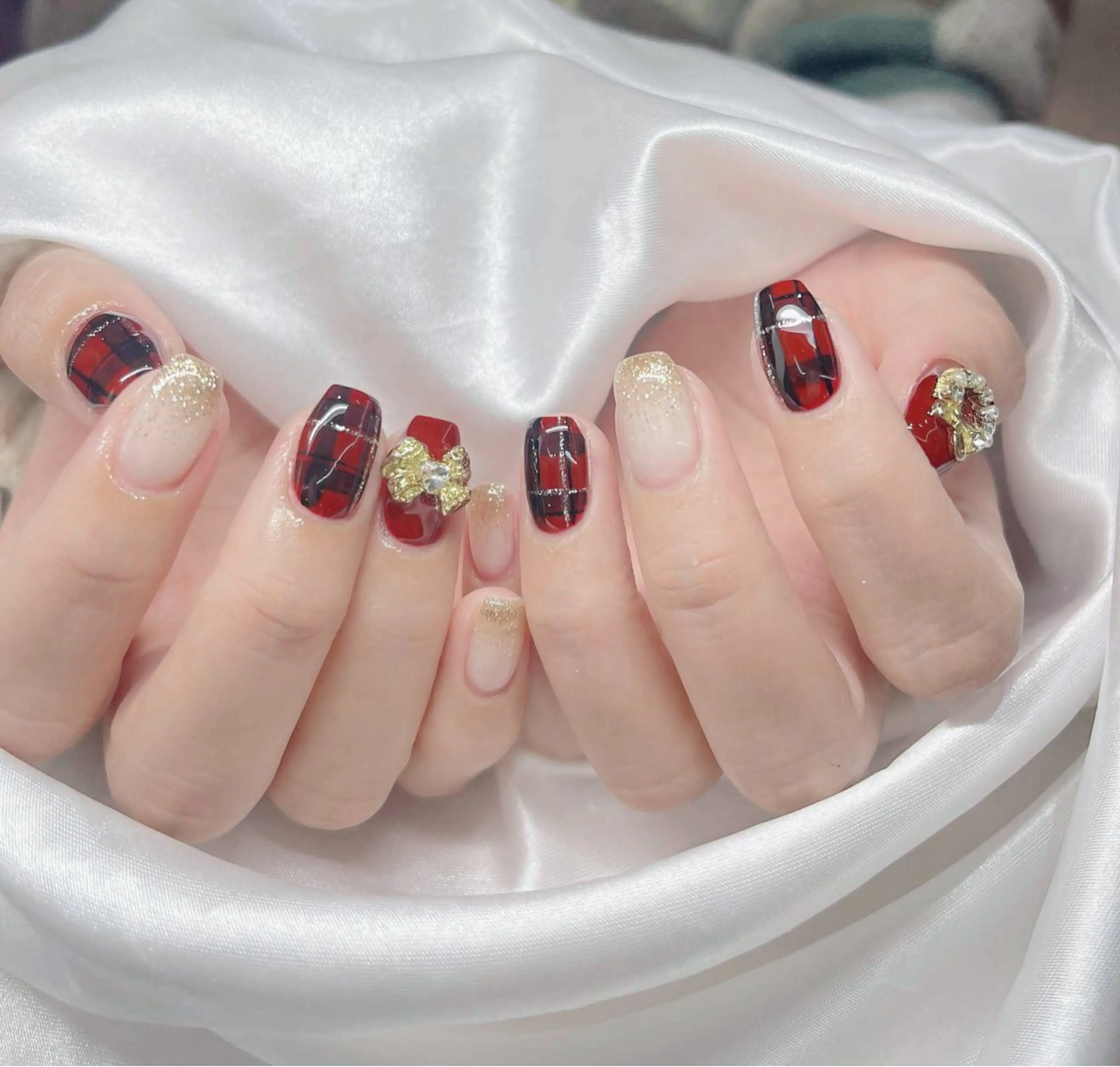 ネイル ハンドネイル 🎀PG🩵 ネイルサロンのネイルデザイン