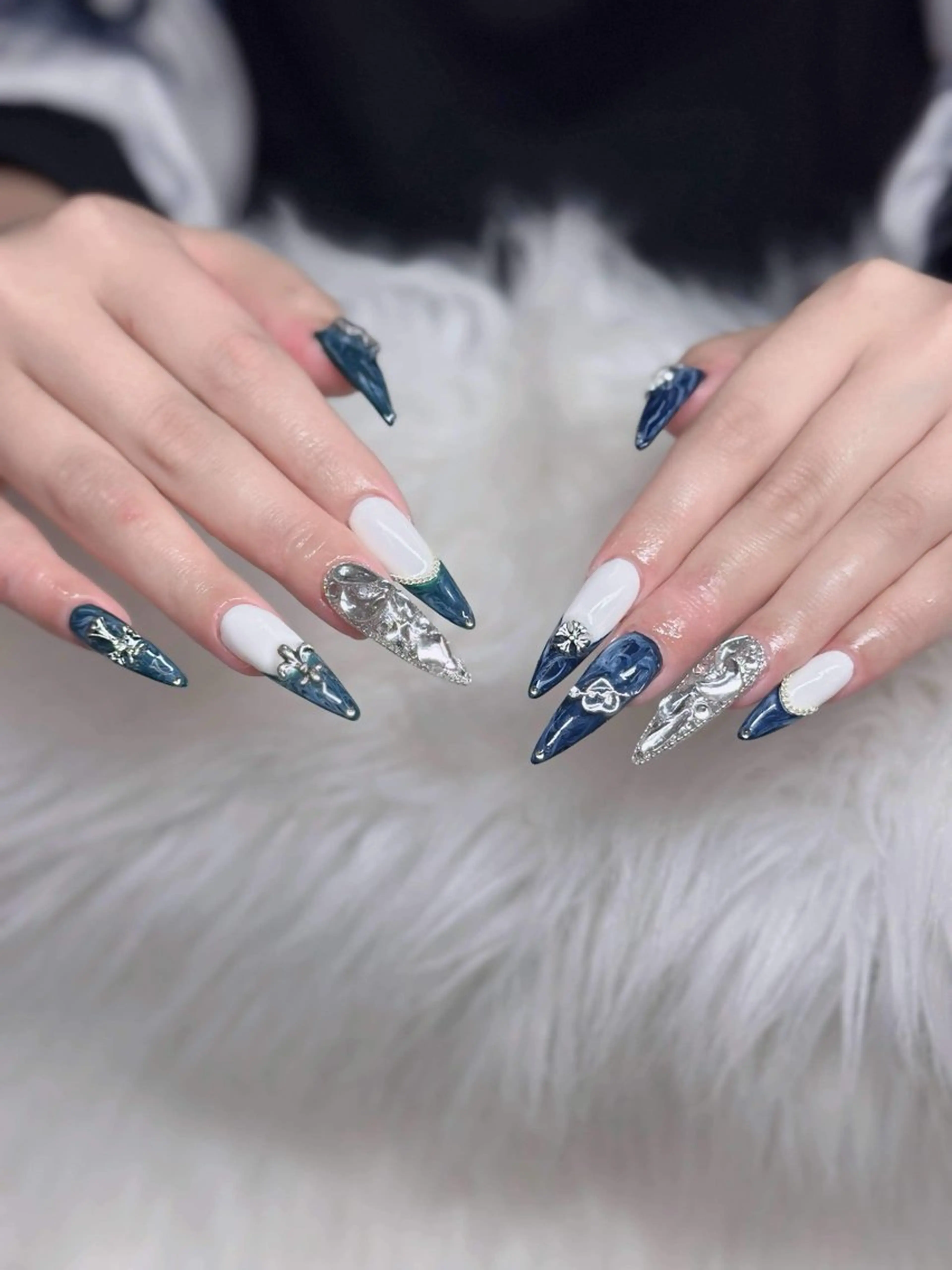 ネイル ジェルネイル 韓国ネイル マグネットネイル ネイルチップ 冬ネイル Lenie Nail Salonのネイルデザイン