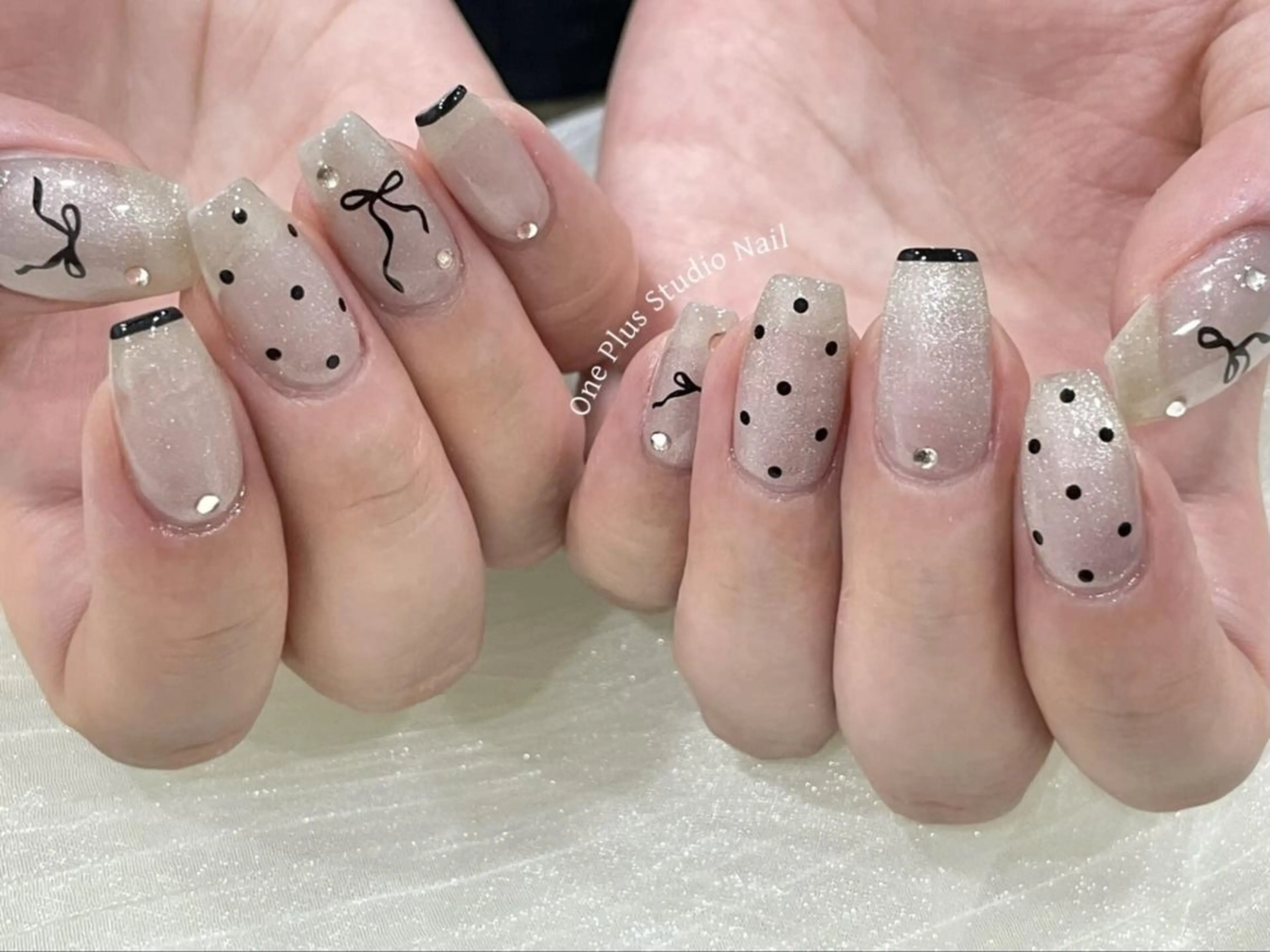 ネイル オーロラネイル 長さ出し フットネイル フレンチネイル ジェルネイル ハンドネイル One Plus Nail Salonのネイルデザイン