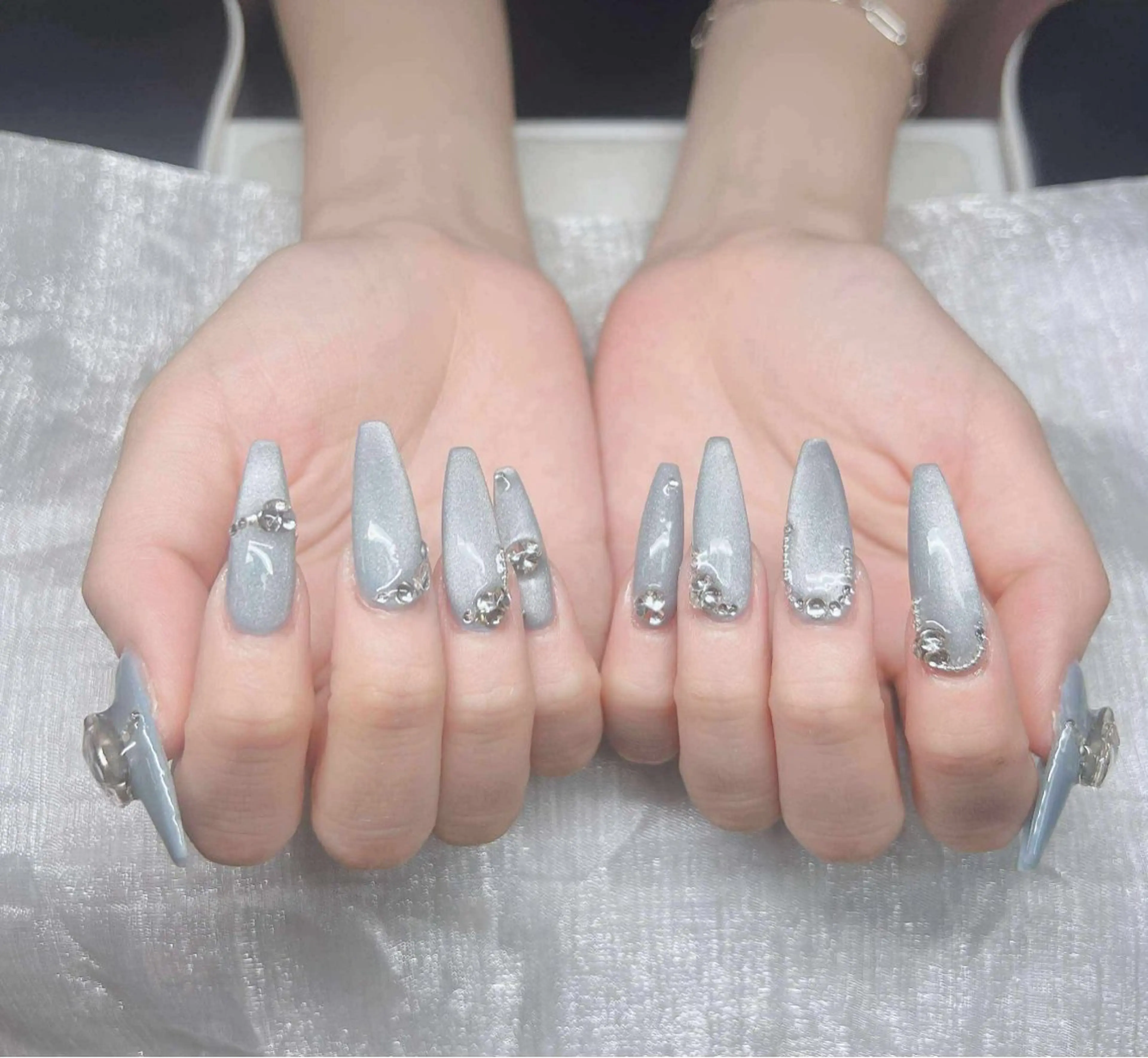 ネイル 長さ出し グラデーション 卒業式 キラキラネイル マグネットネイル ハンドネイル Lee Nailsのネイルデザイン