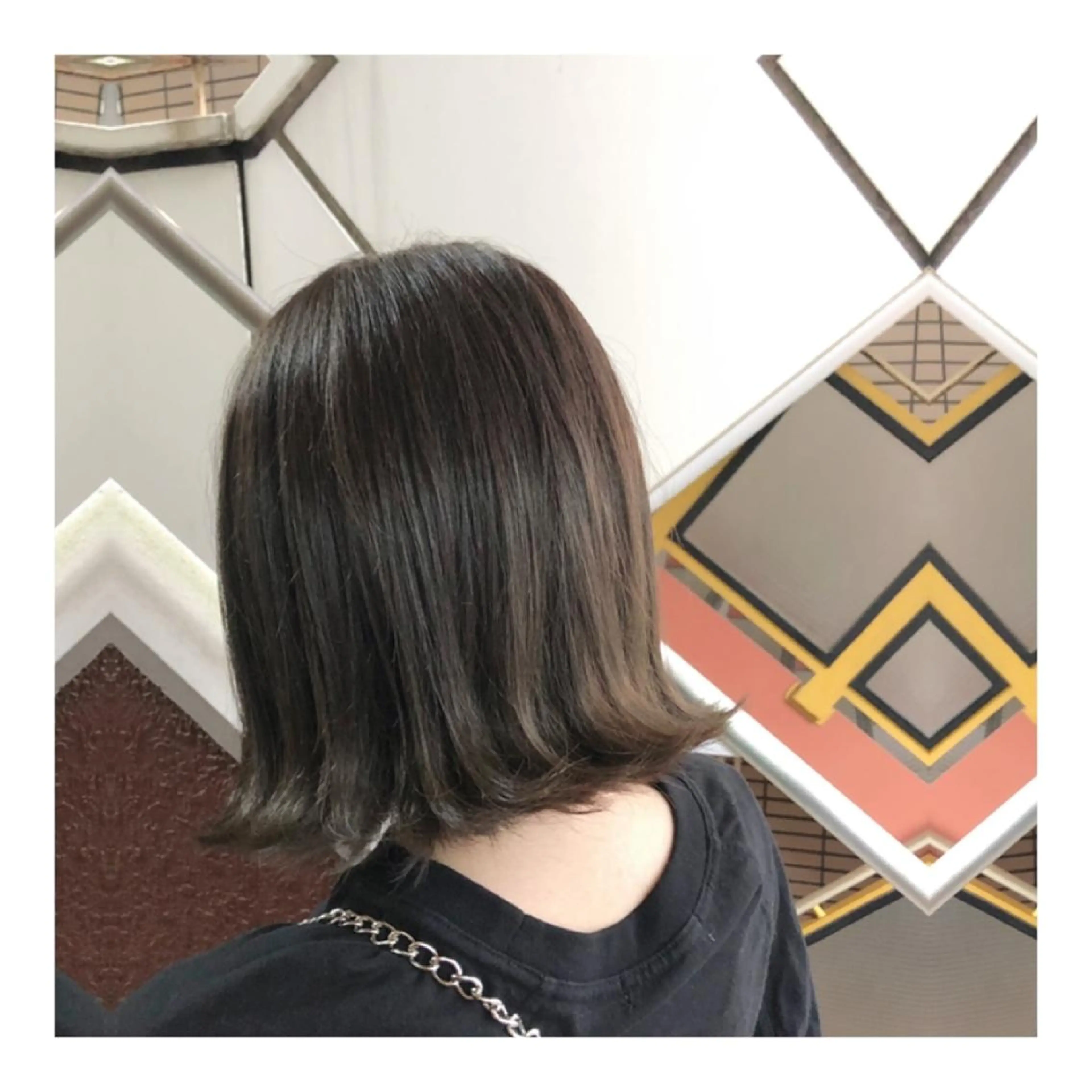 ミディアム カラー ヘアアレンジ アッシュ アッシュグレー アッシュグレージュ グレージュ Joshua / 素髪改善のヘアスタイル