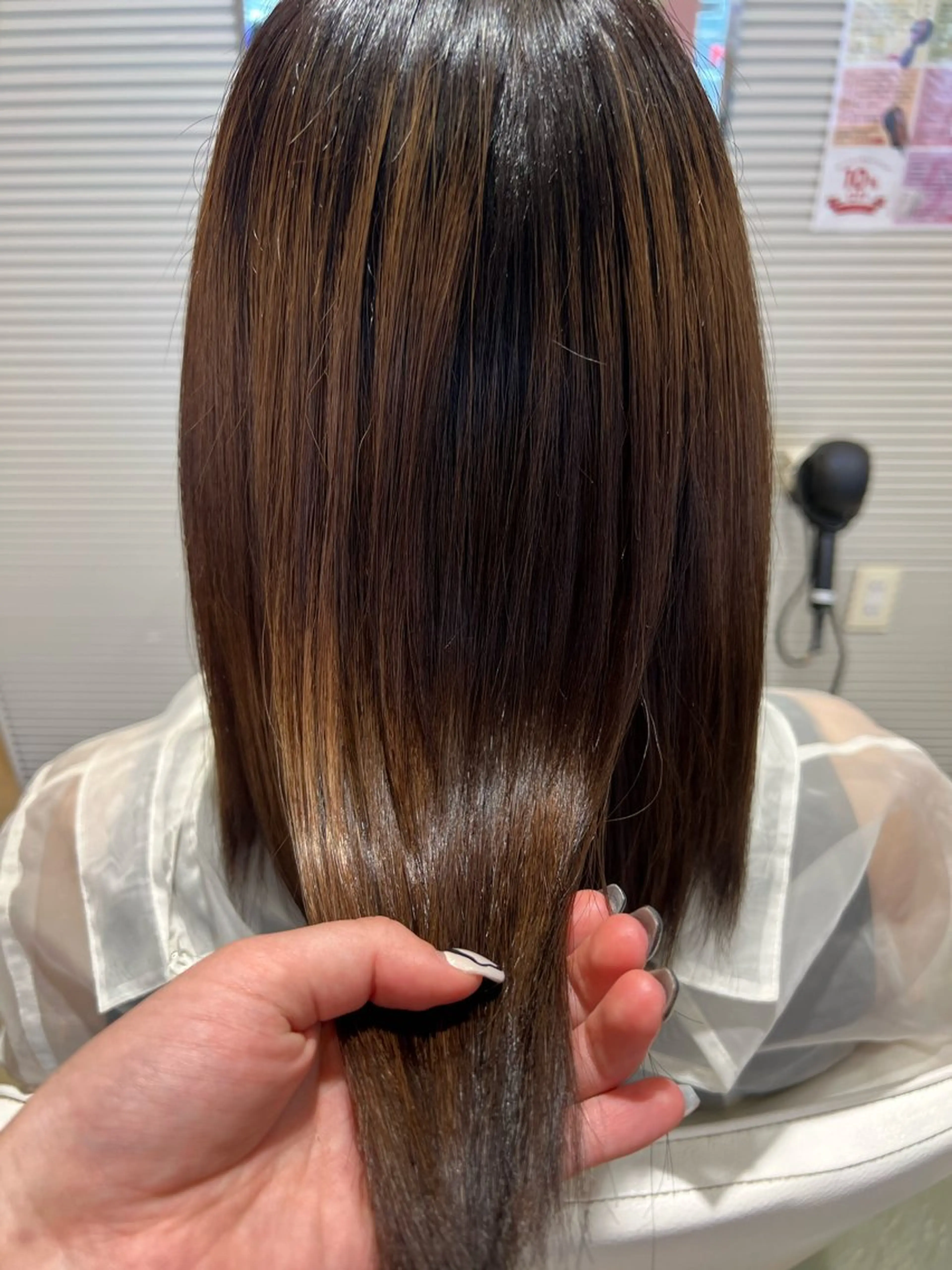 ミディアム カット トリートメント ☘️折戸結菜☘️ ハイトーンカラーのヘアスタイル