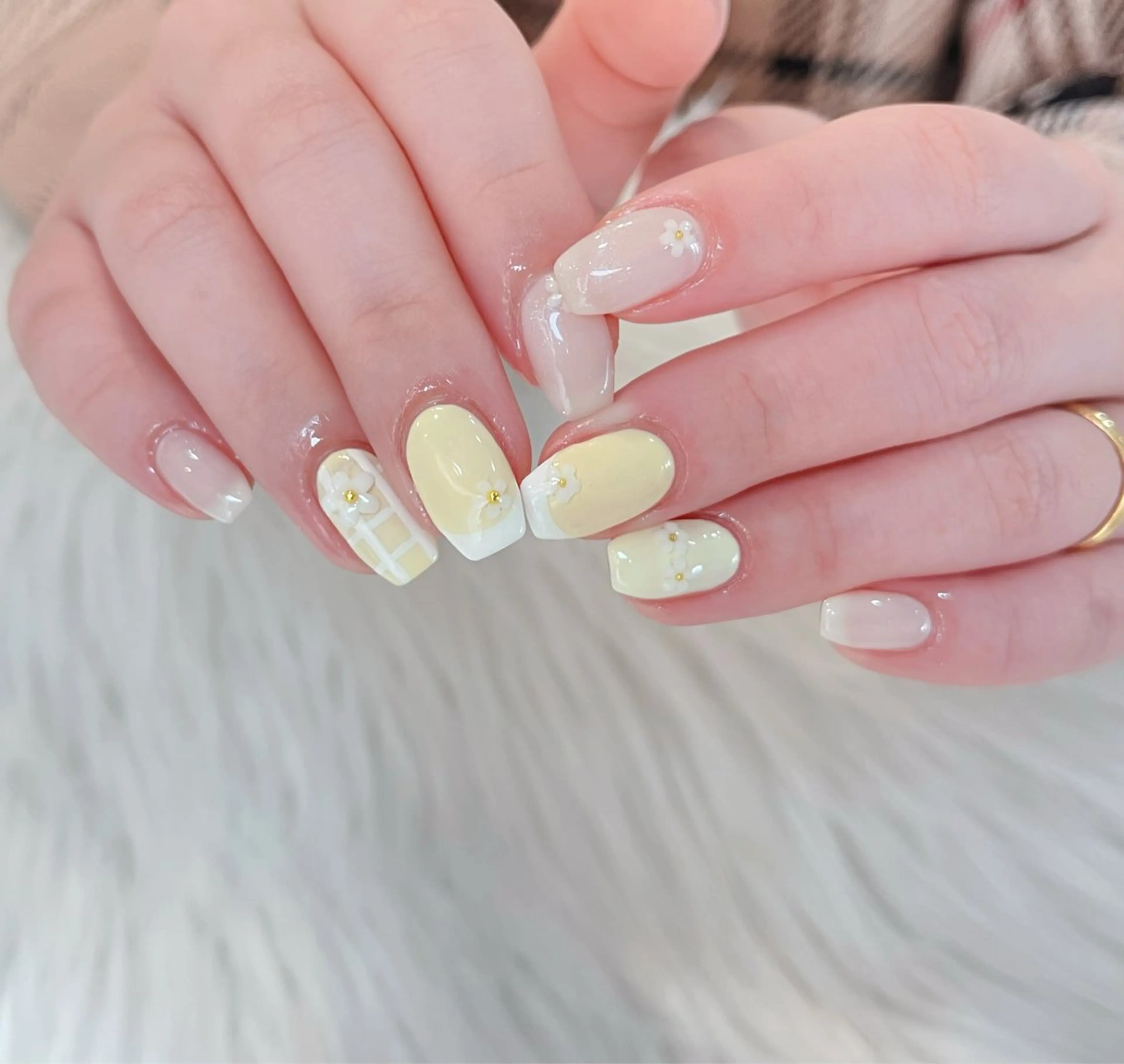 ネイル アートネイル チークネイル フラッシュネイル フレンチネイル ガラスフレンチ ハンドネイル Floria ユイのネイルデザイン