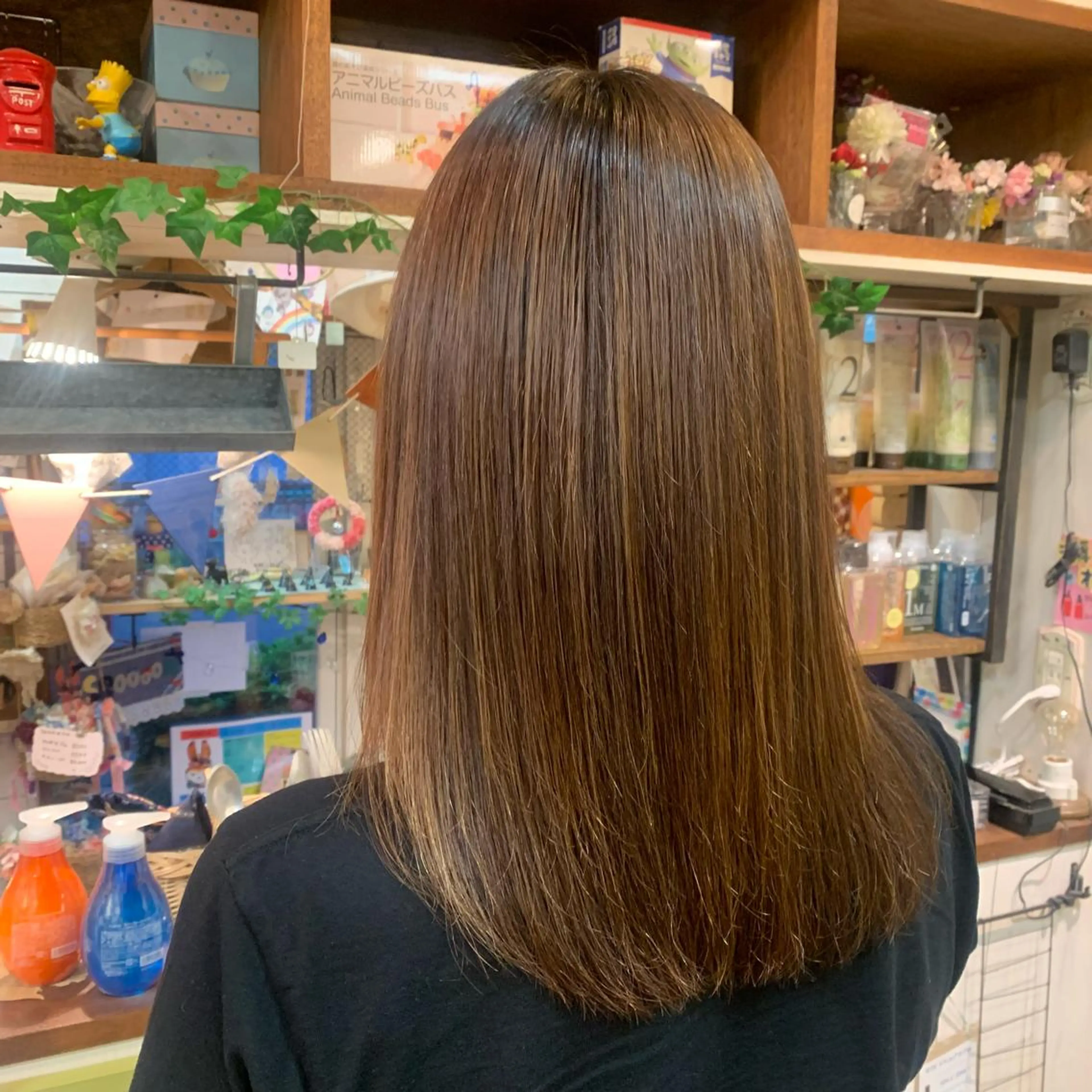 セミロング ハイライト “ととのう”ヘッドス パ🌿本多麻亜優のヘアスタイル