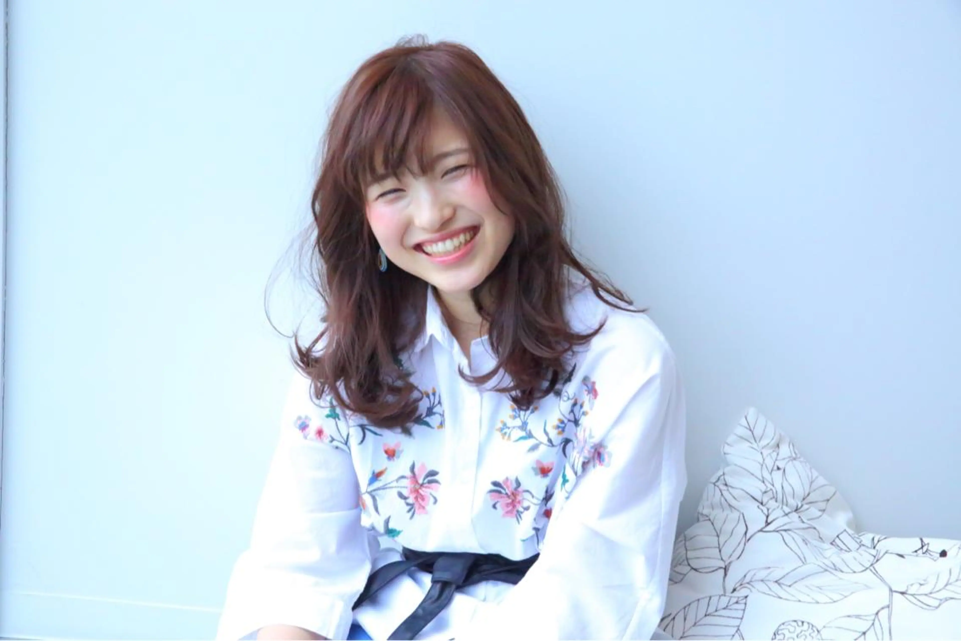 セミロング カラー パーマ セミロングパーマ アッシュ ブリーチ ケアブリーチ 透明感カラー モリシュンスケ /レイヤー/髪質改善のヘアスタイル