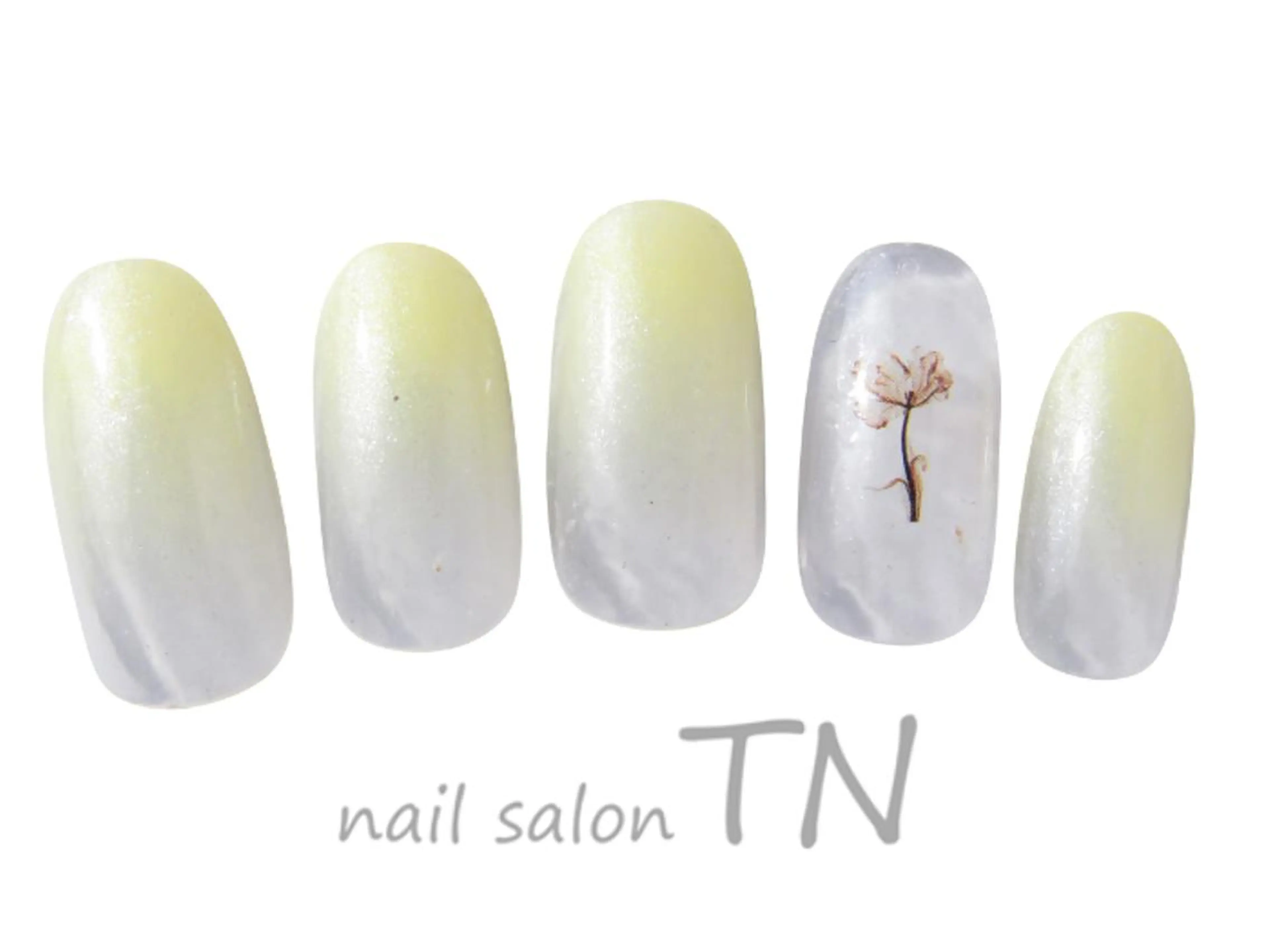 ネイル 寺嶋 ひなのネイルデザイン