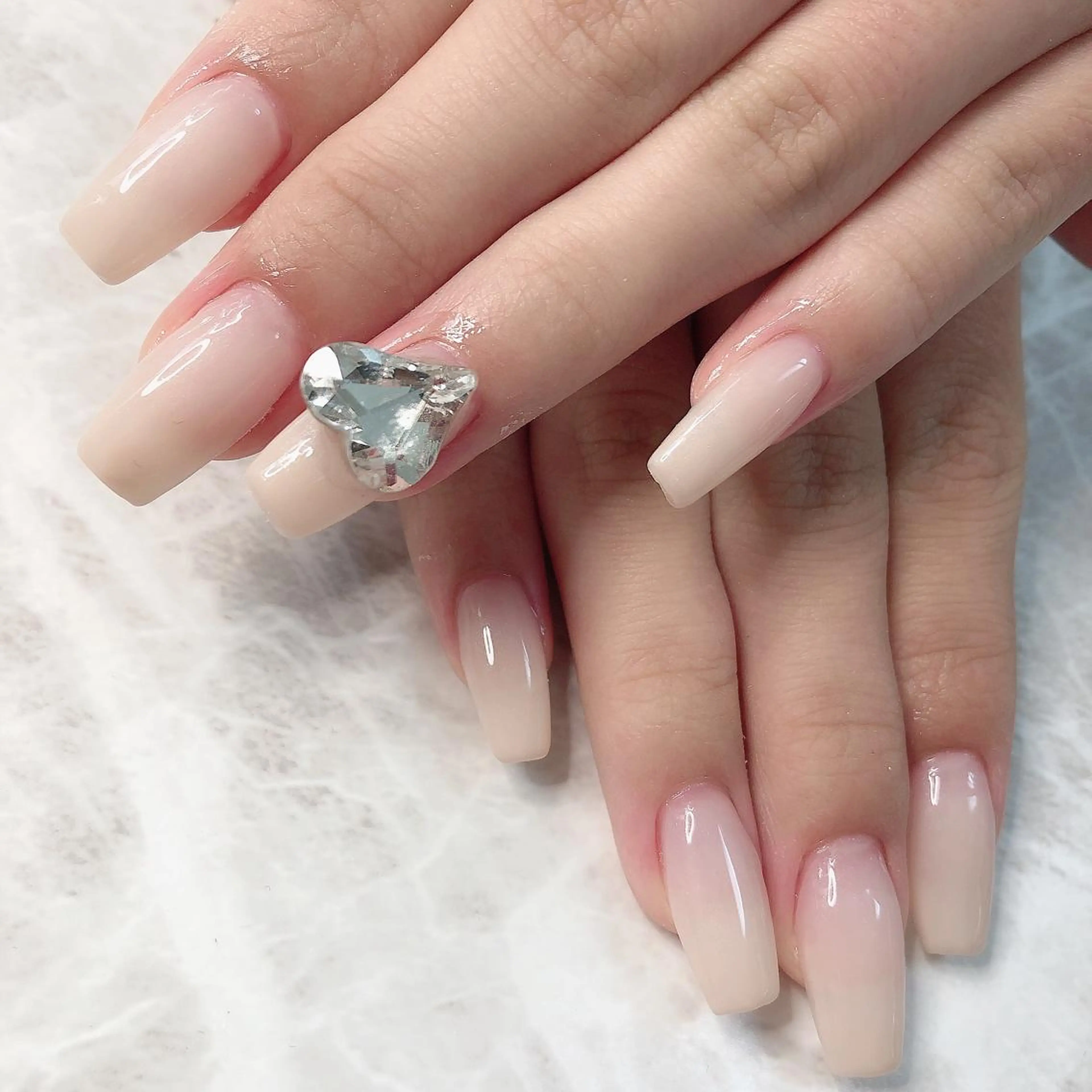 ネイル L'ea  Rose レア・ローズのネイルデザイン